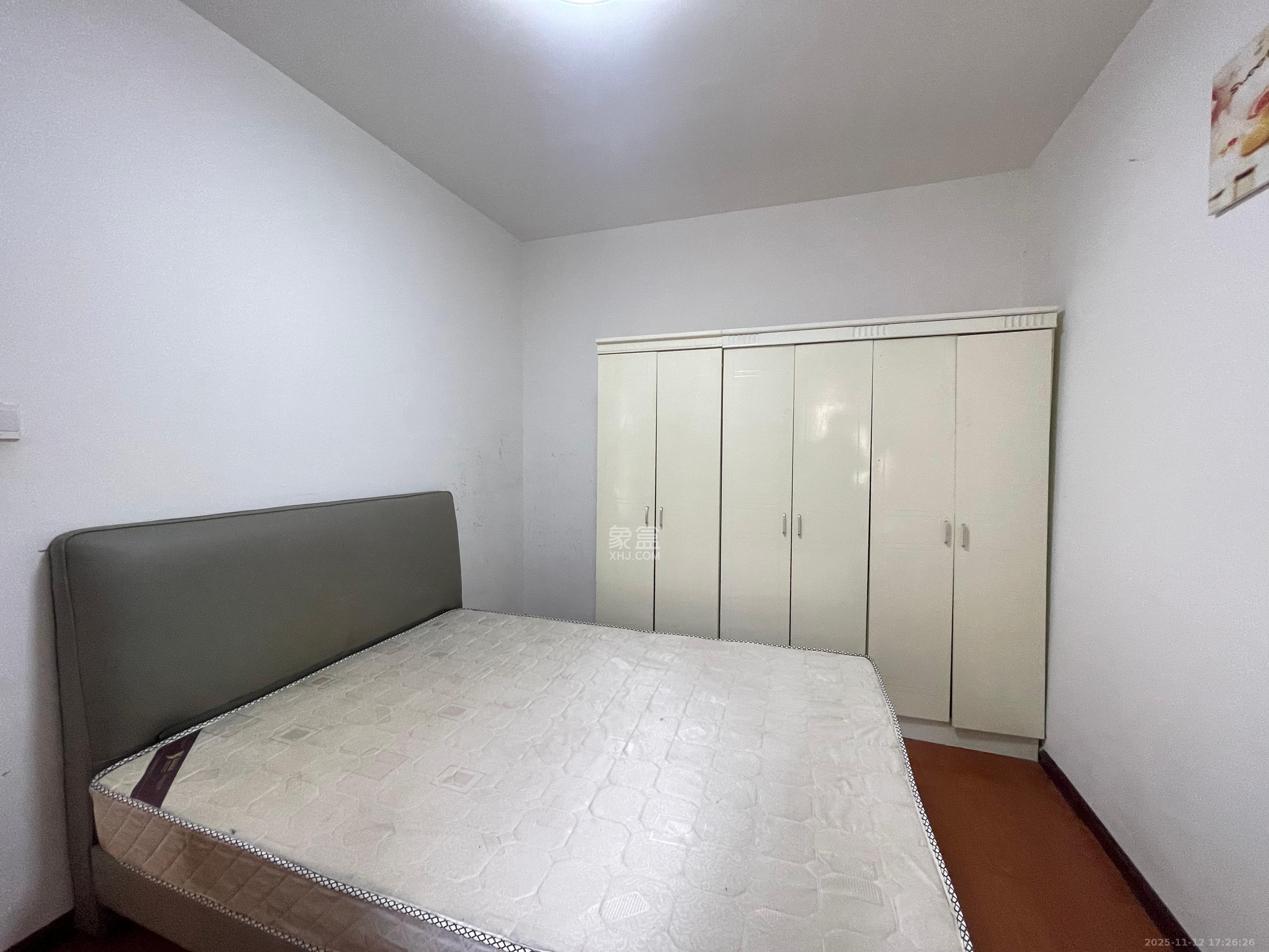 兴隆景苑 2室1厅1卫 2200.0元/月 兴隆景苑 2室1厅1卫 2200.0元/月室内图