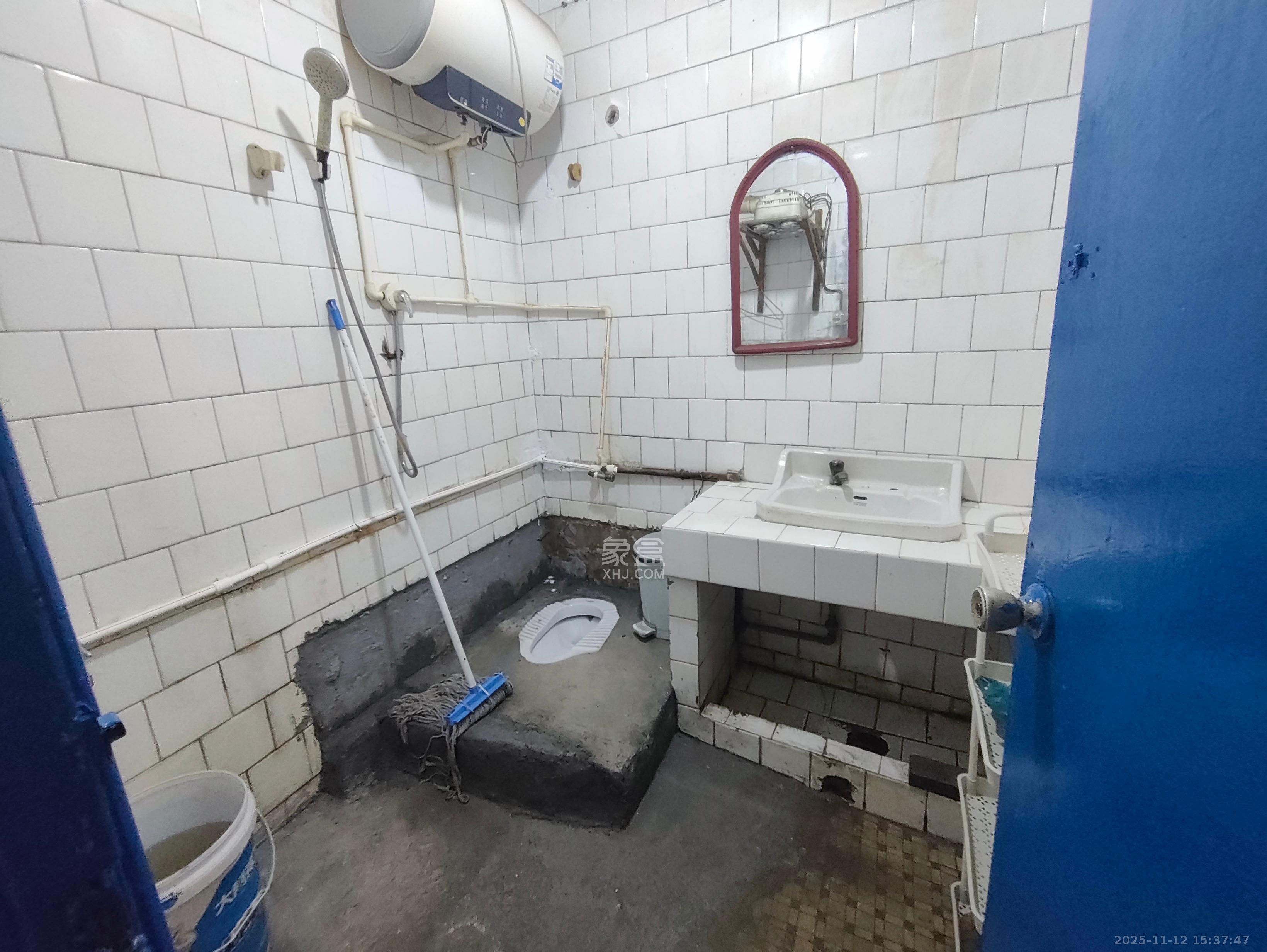 西文庙坪散盘  1室1厅1卫    2500.0元/月室内图