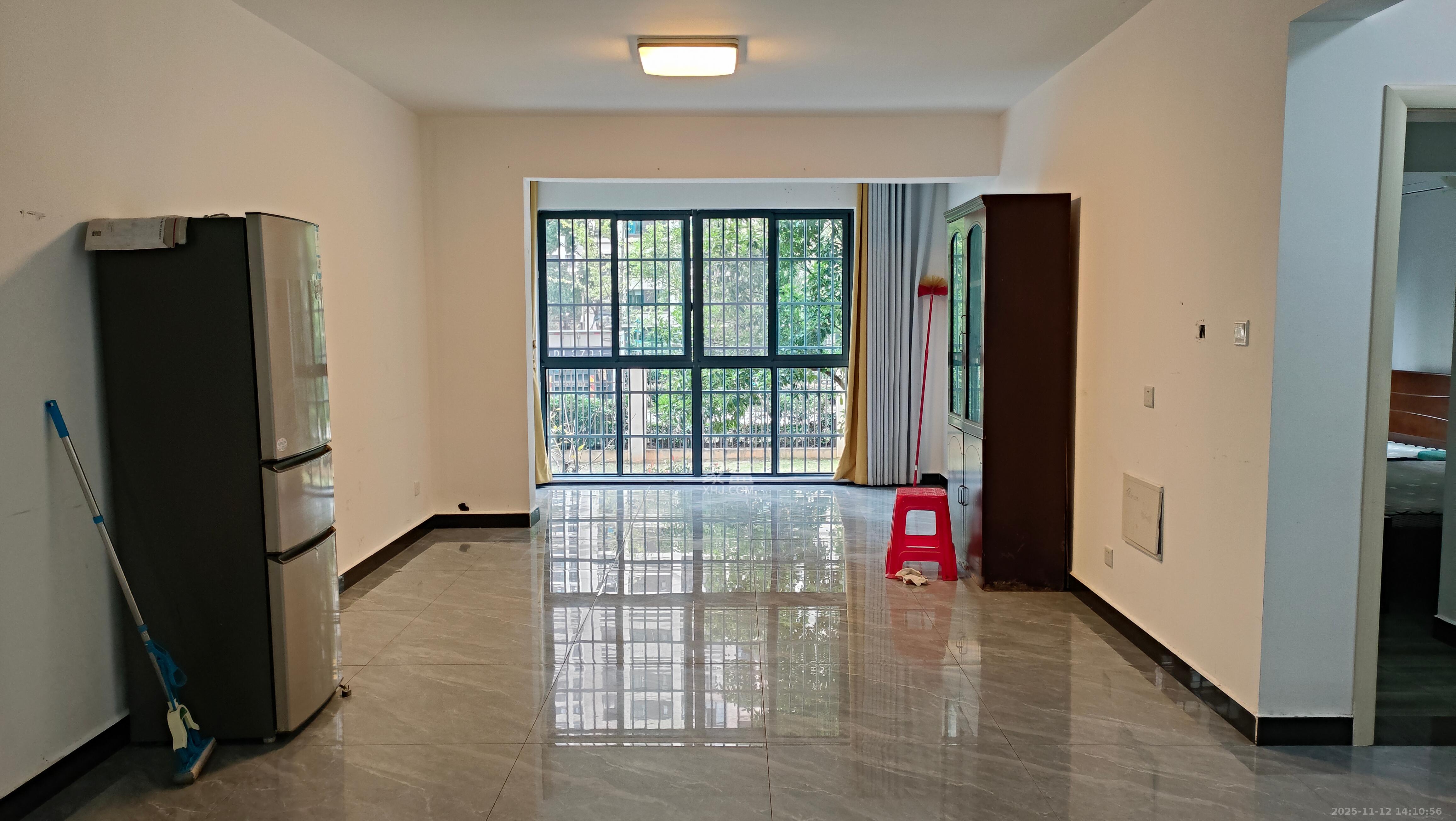 奥凯花园 3室2厅2卫 2500.0元/月 奥凯花园 3室2厅2卫 2500.0元/月室内图