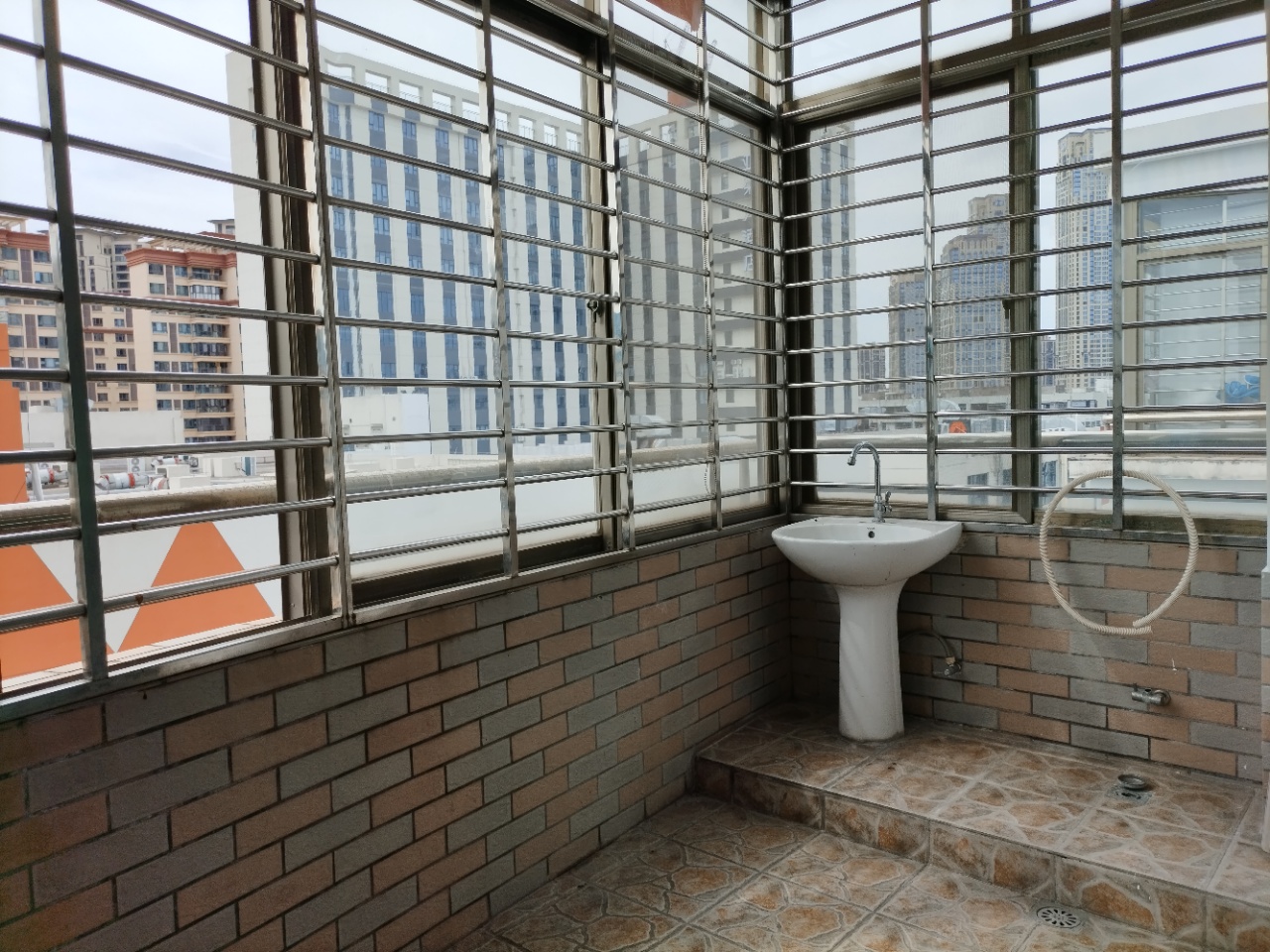 金鹿公寓 3室2厅2卫 160.0万 金鹿公寓 3室2厅2卫 160.0万客厅