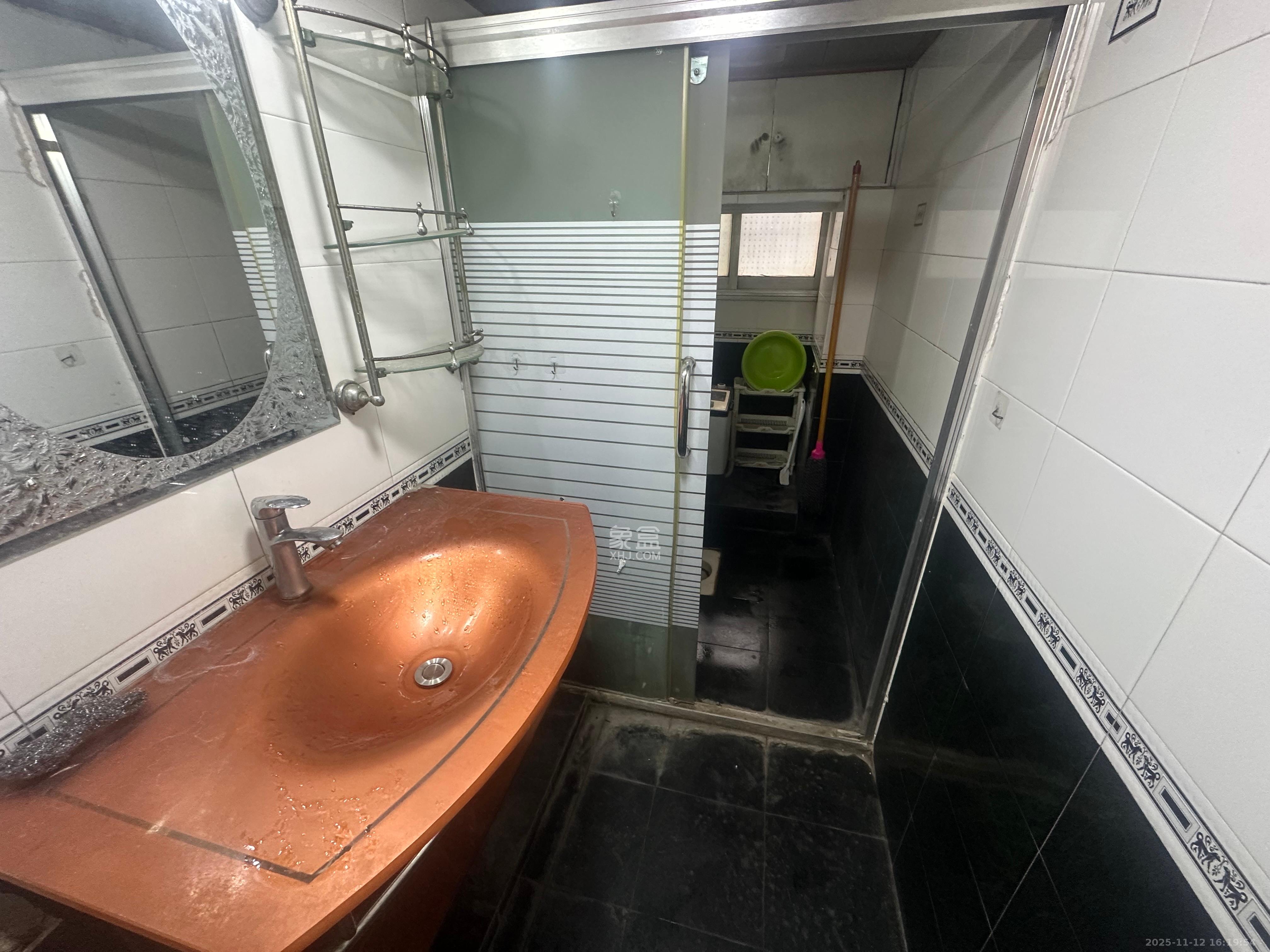 恒达花园 3室2厅2卫 2100.0元/月 恒达花园 3室2厅2卫 2100.0元/月室内图