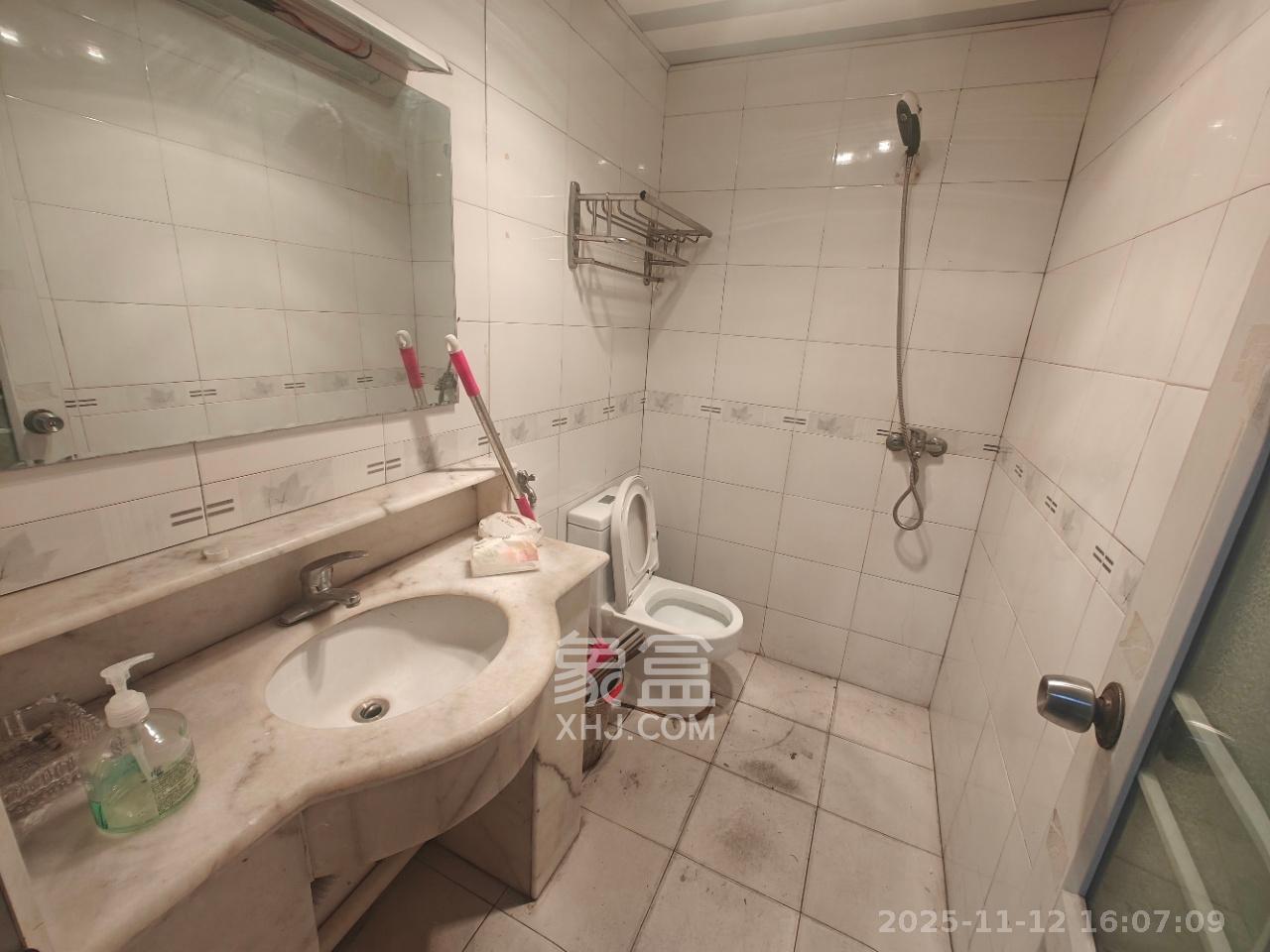 长远华樟名府  1室1厅1卫    1400.0元/月室内图