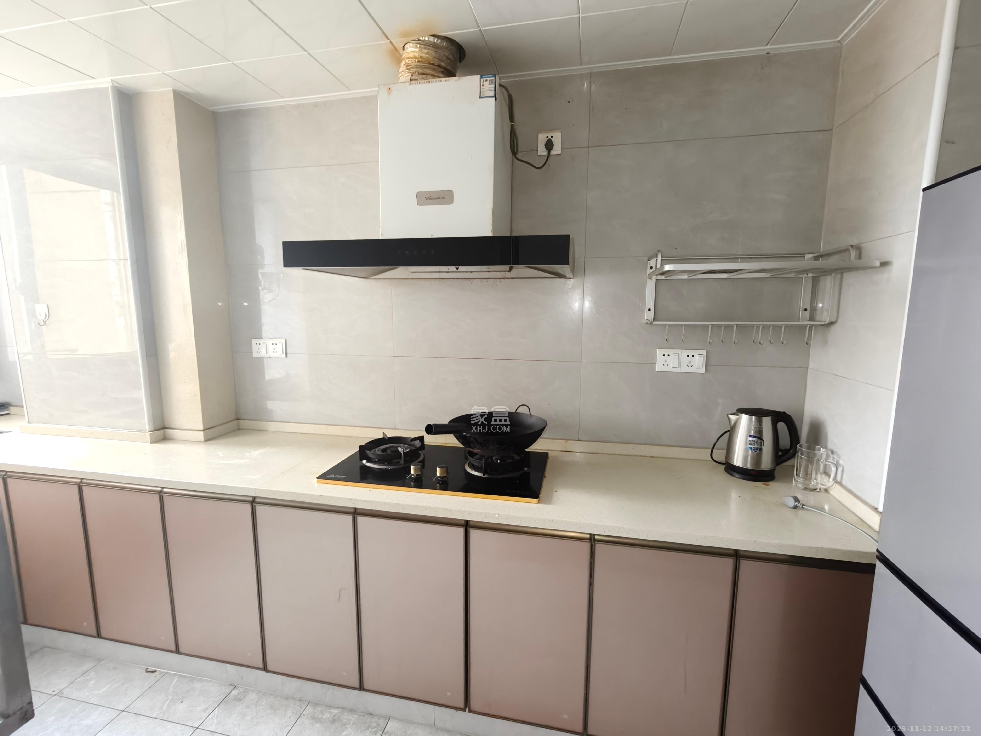 中欣楚天熙苑 2室2厅1卫 2400.0元/月 中欣楚天熙苑 2室2厅1卫 2400.0元/月室内图