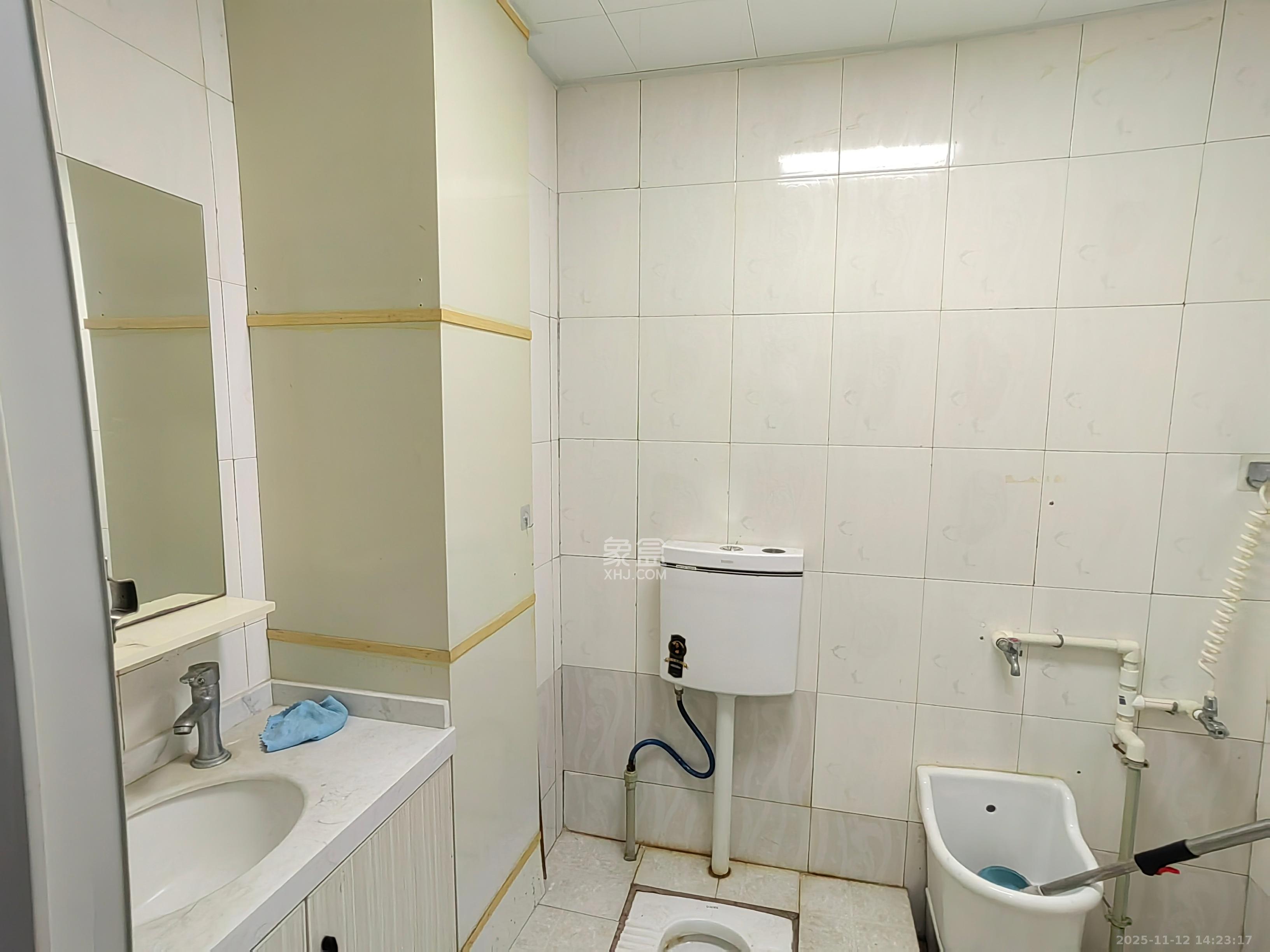 锦湘国际星城三期(锦绣苑) 2室2厅1卫 1700.0元/月 锦湘国际星城三期(锦绣苑) 2室2厅1卫 1700.0元/月室内图