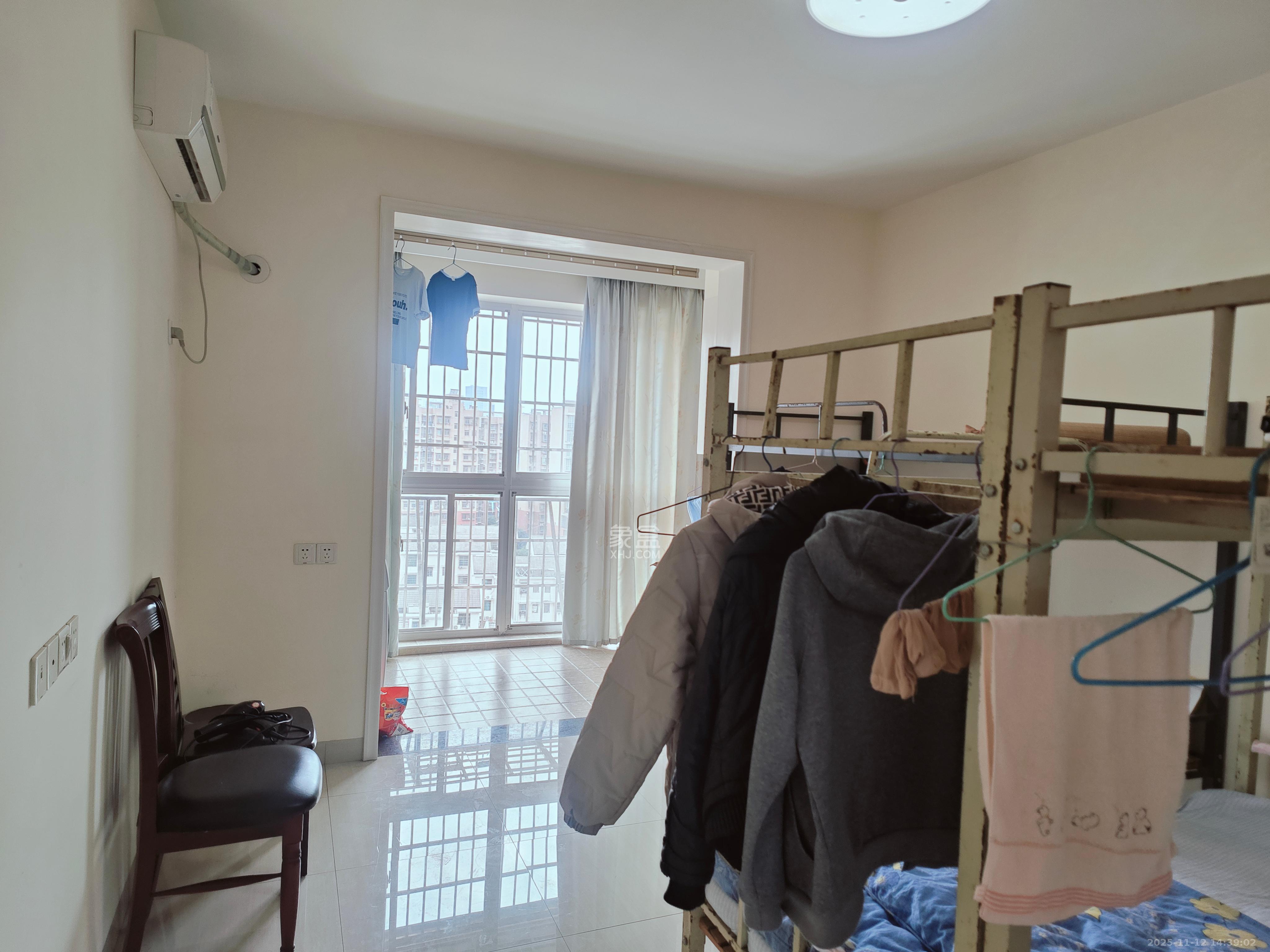 先锋新宇 3室2厅2卫 2200.0元/月 先锋新宇 3室2厅2卫 2200.0元/月室内图