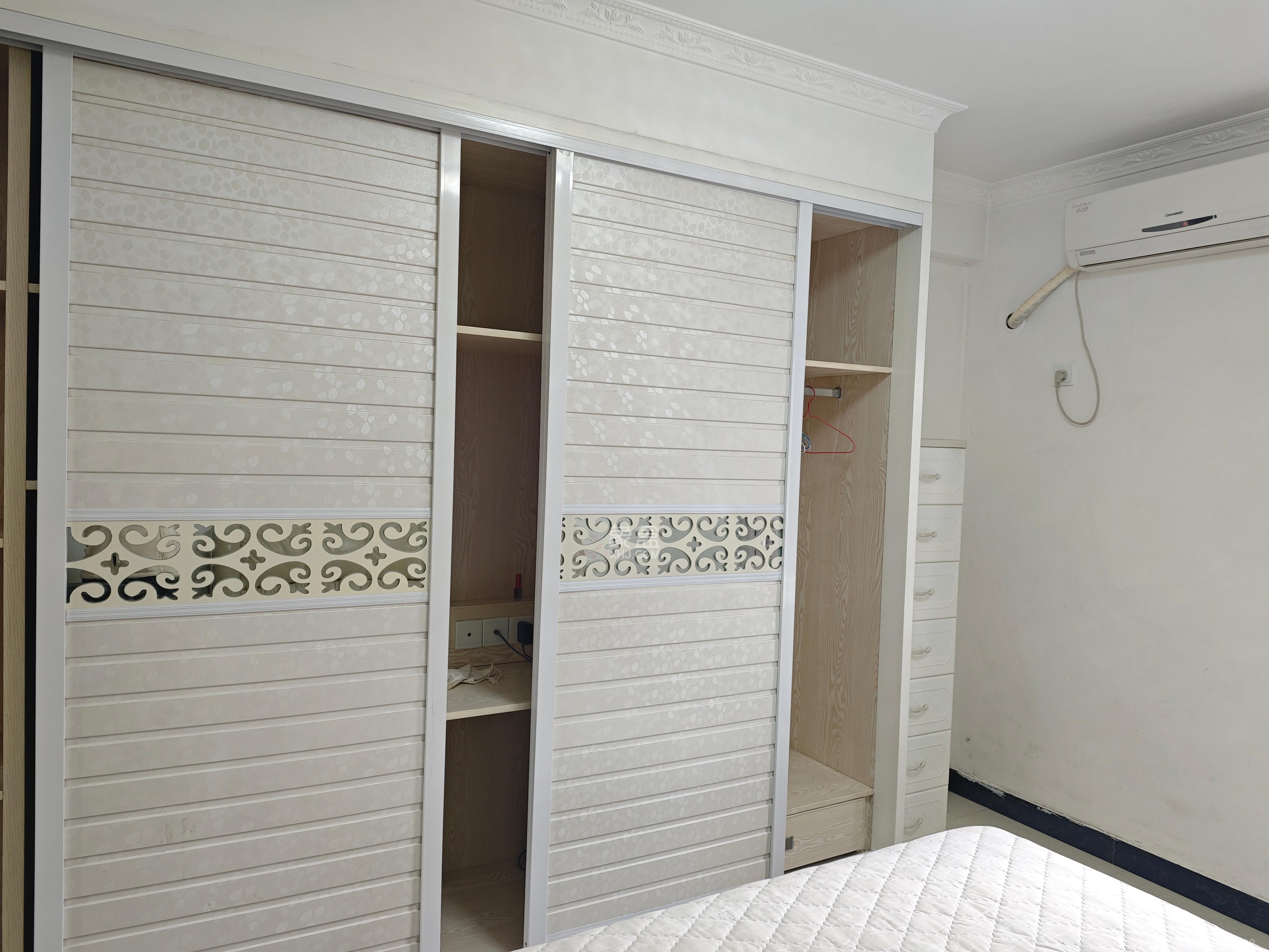 丽发新城 1室2厅2卫 1800.0元/月 丽发新城 1室2厅2卫 1800.0元/月室内图