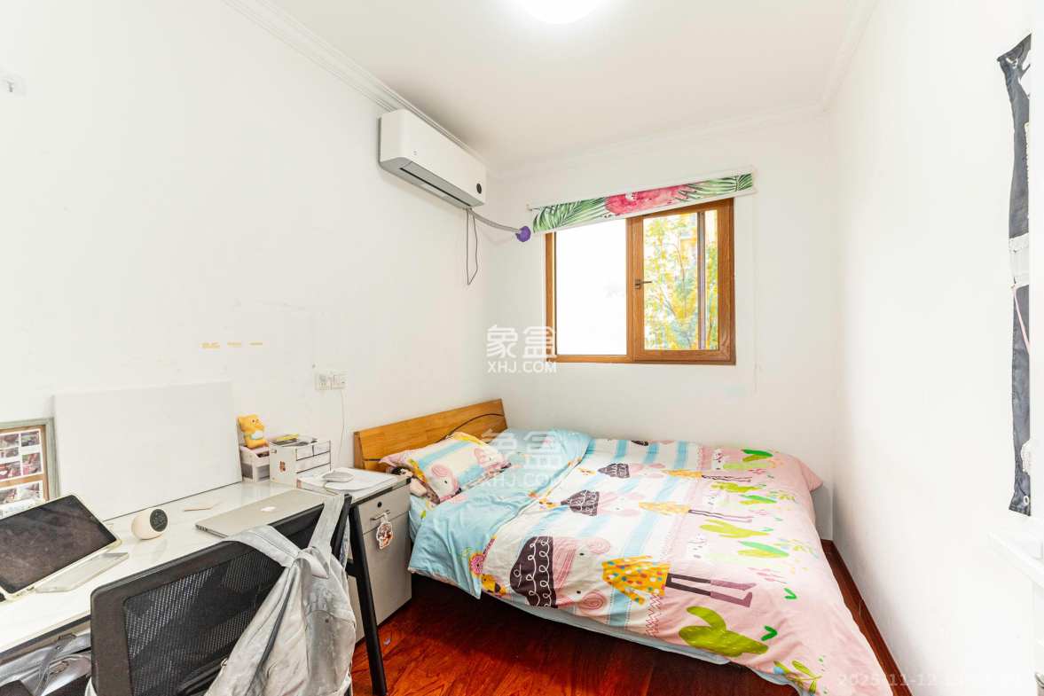 MOMA当代广场 3室1厅1卫 55.0万 MOMA当代广场 3室1厅1卫 55.0万卧室