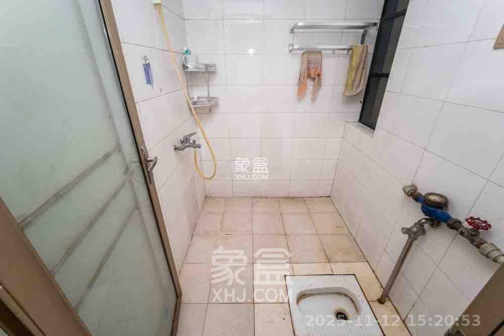 东方新城  4室2厅2卫    2200.0元/月室内图