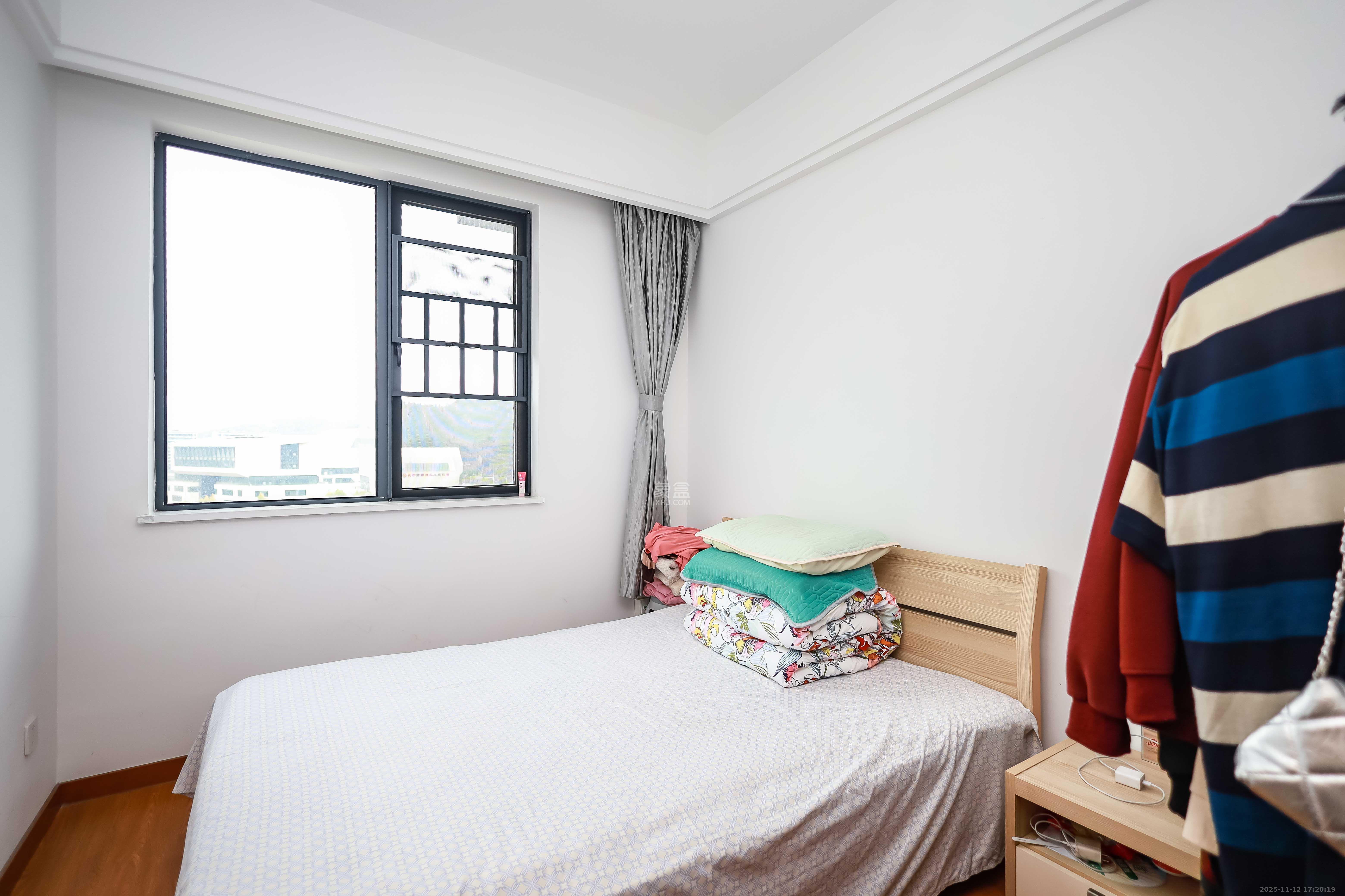 麓谷山湖郡 4室2厅2卫 121.0万 麓谷山湖郡 4室2厅2卫 121.0万卧室