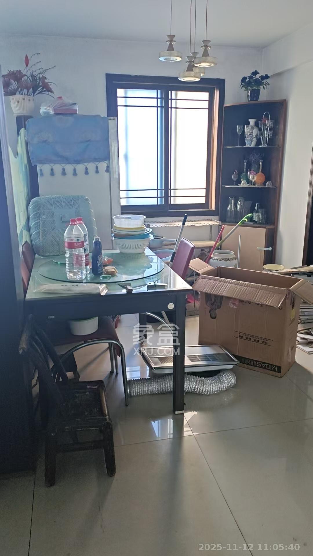 南明苑西区  2室2厅2卫    2000.0元/月室内图