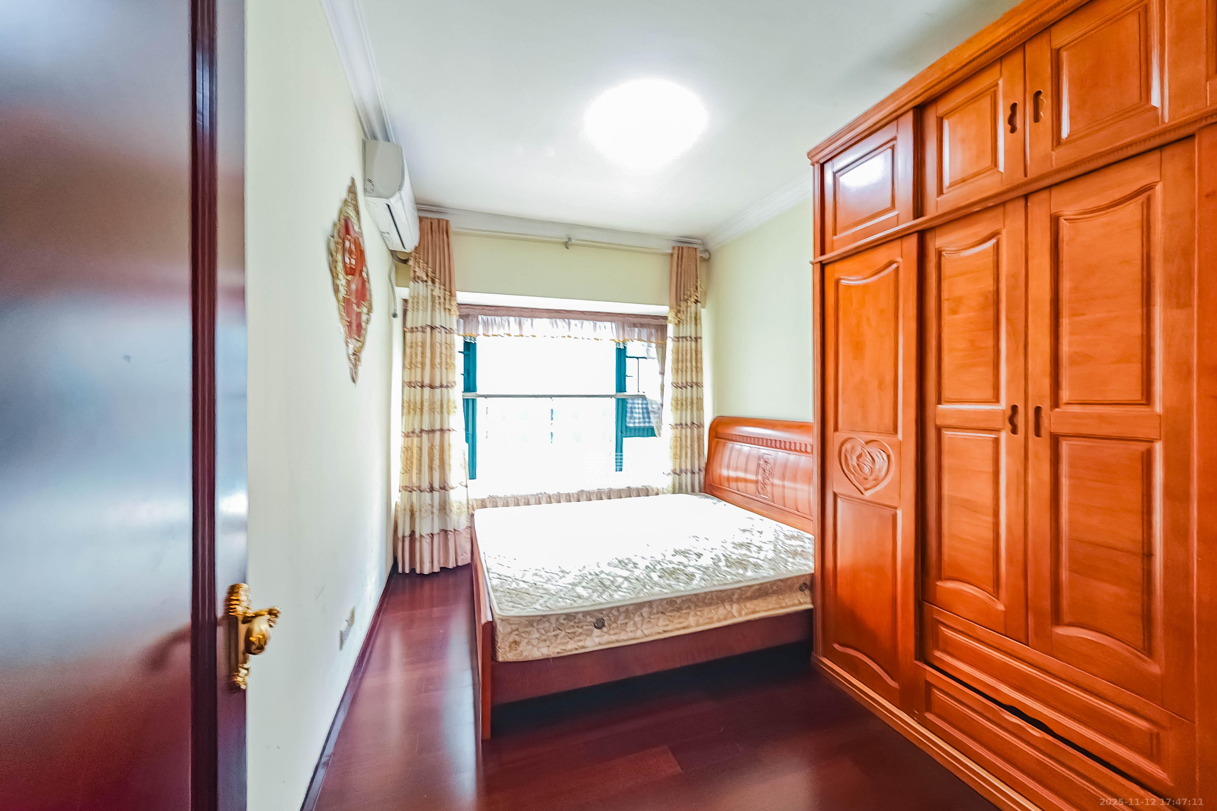 恒大绿洲  3室2厅1卫    128.0万卧室