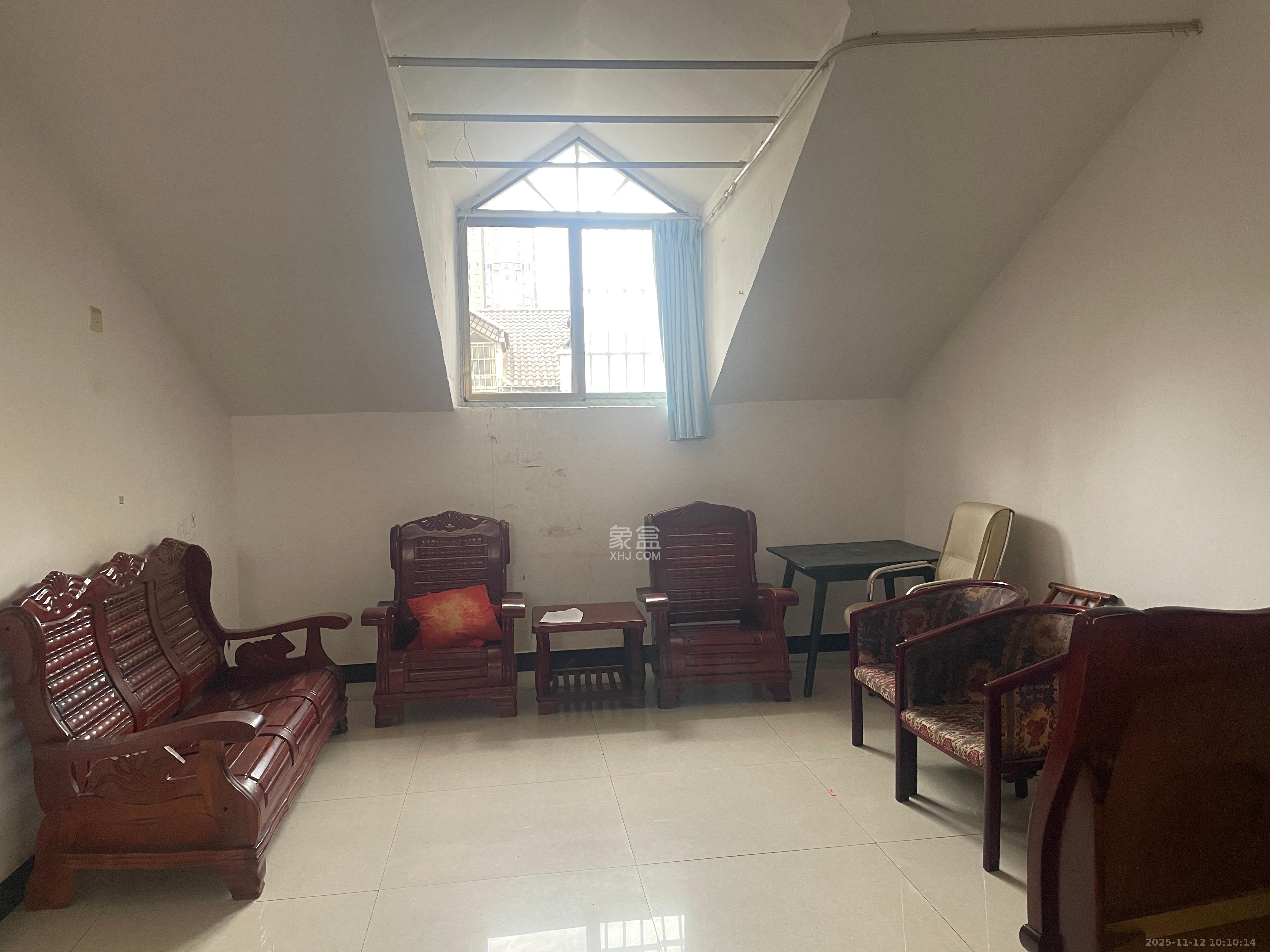 金石蓉园 2室2厅1卫 1000.0元/月 金石蓉园 2室2厅1卫 1000.0元/月室内图