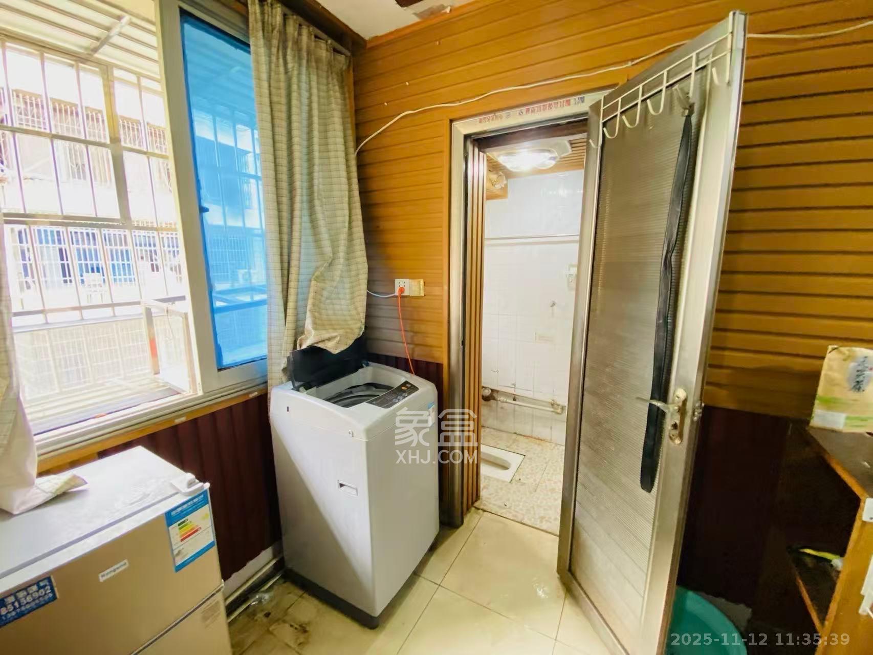 下碧湘街小区  2室1厅1卫    1400.0元/月室内图