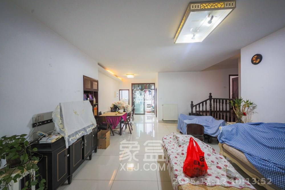 梦网景园  4室2厅2卫    3800.0元/月室内图