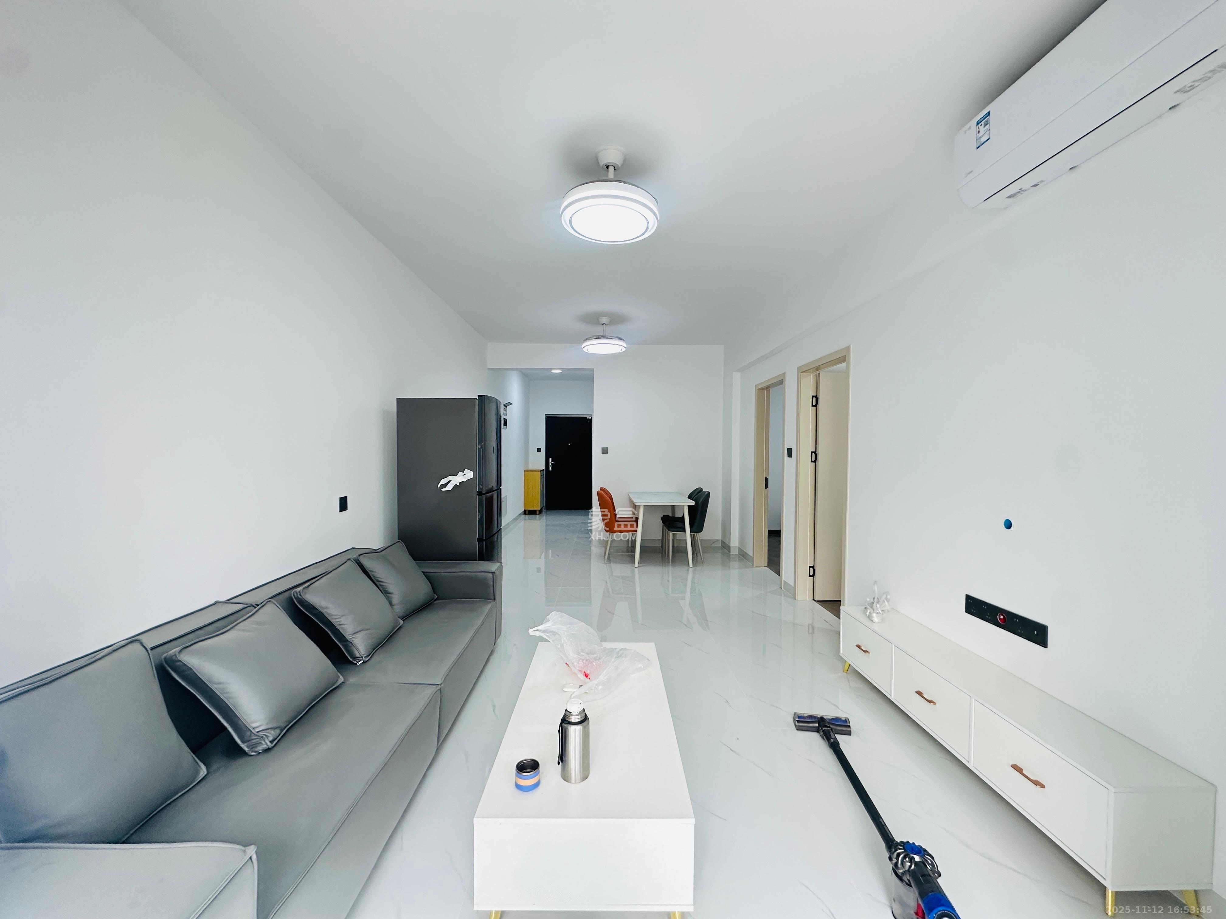 湖湘时代名邸公园壹号 2室2厅1卫 2600.0元/月 湖湘时代名邸公园壹号 2室2厅1卫 2600.0元/月室内图