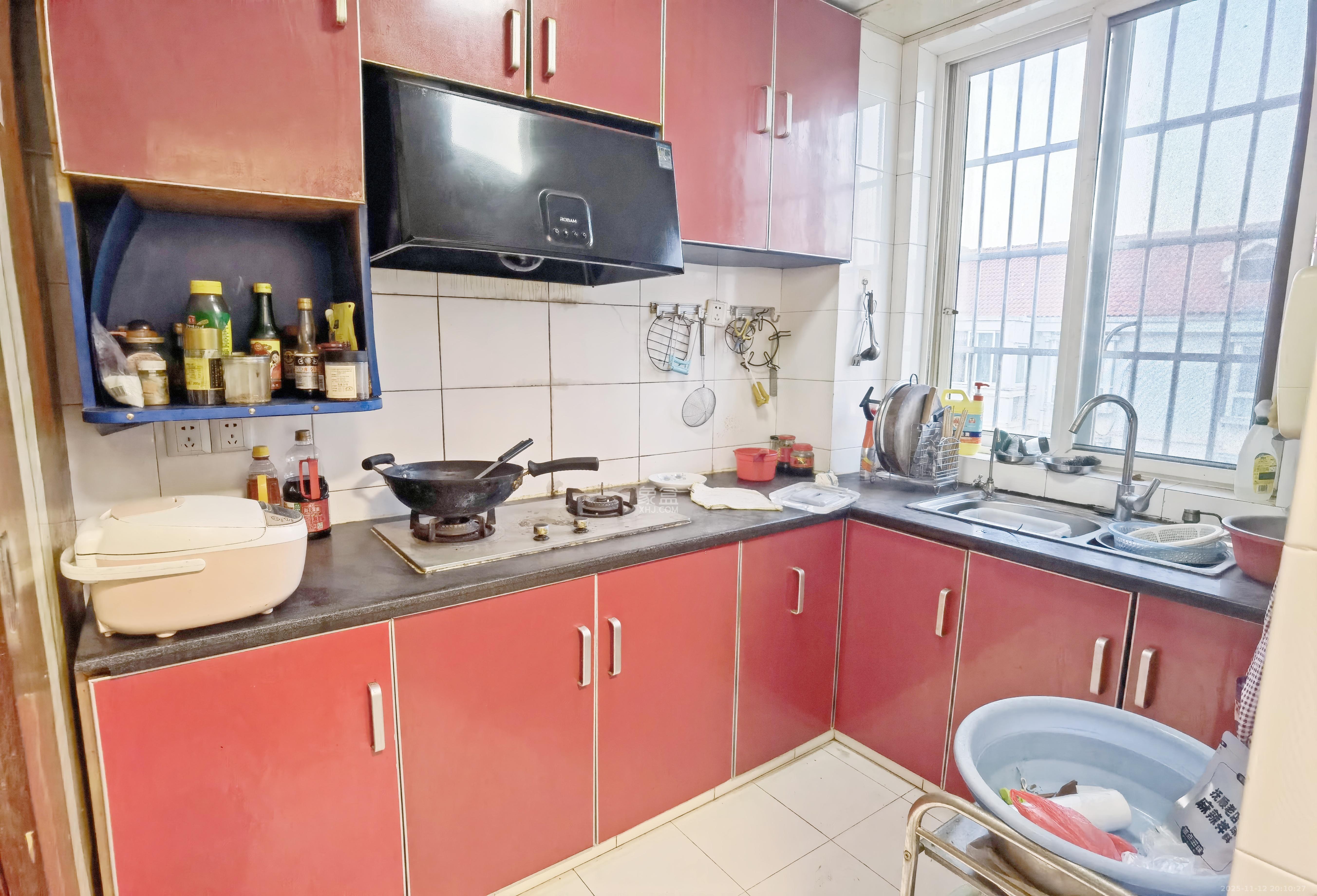 德润园 5室2厅1卫 72.0万 德润园 5室2厅1卫 72.0万厨房