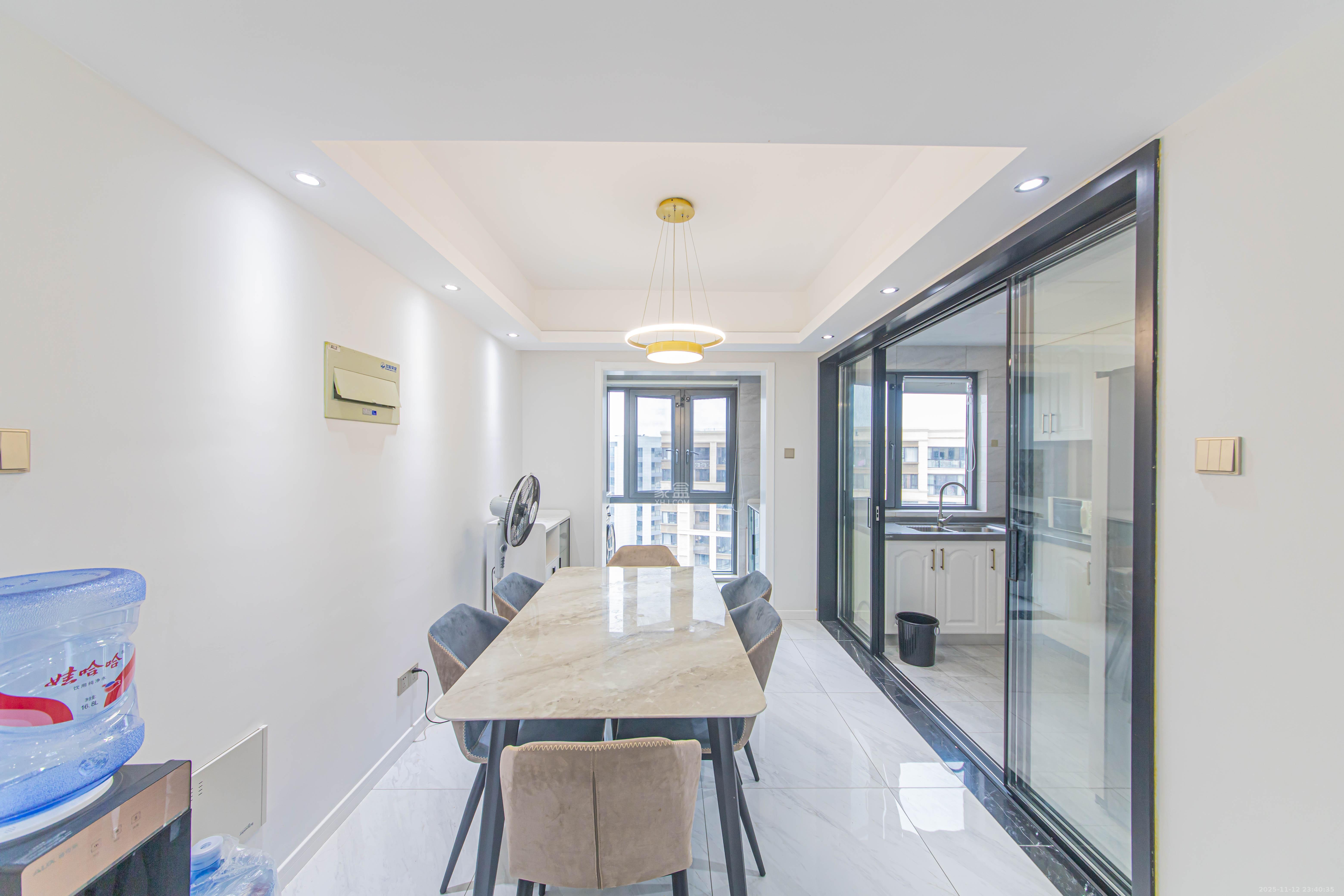 北辰中央公园DF区 4室2厅2卫 140.0万 北辰中央公园DF区 4室2厅2卫 140.0万客厅