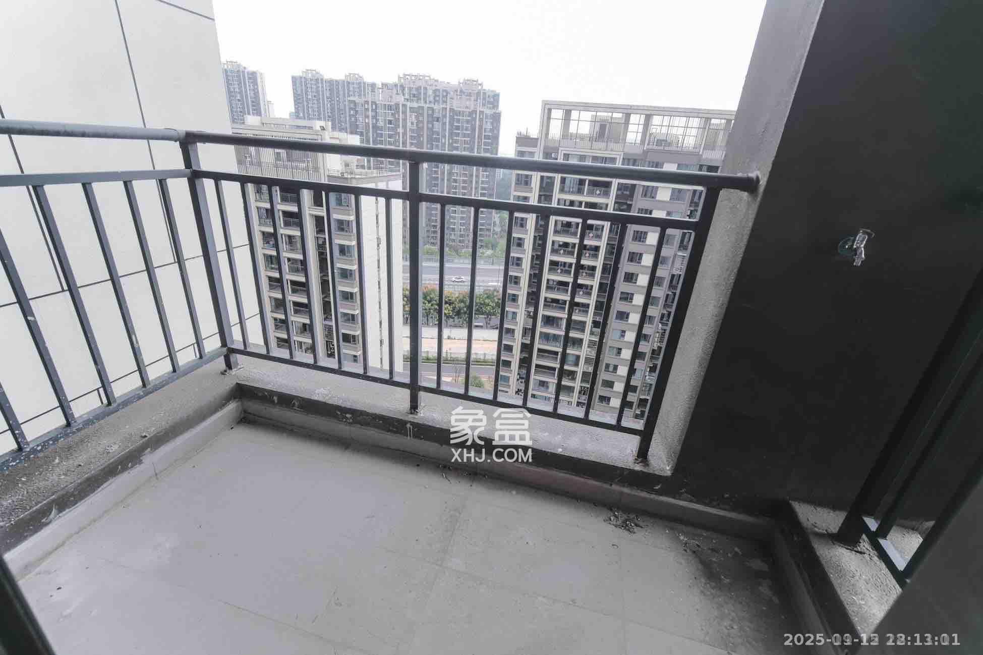 荣盛城 1室0厅0卫 1800.0元/月 荣盛城 1室0厅0卫 1800.0元/月室内图