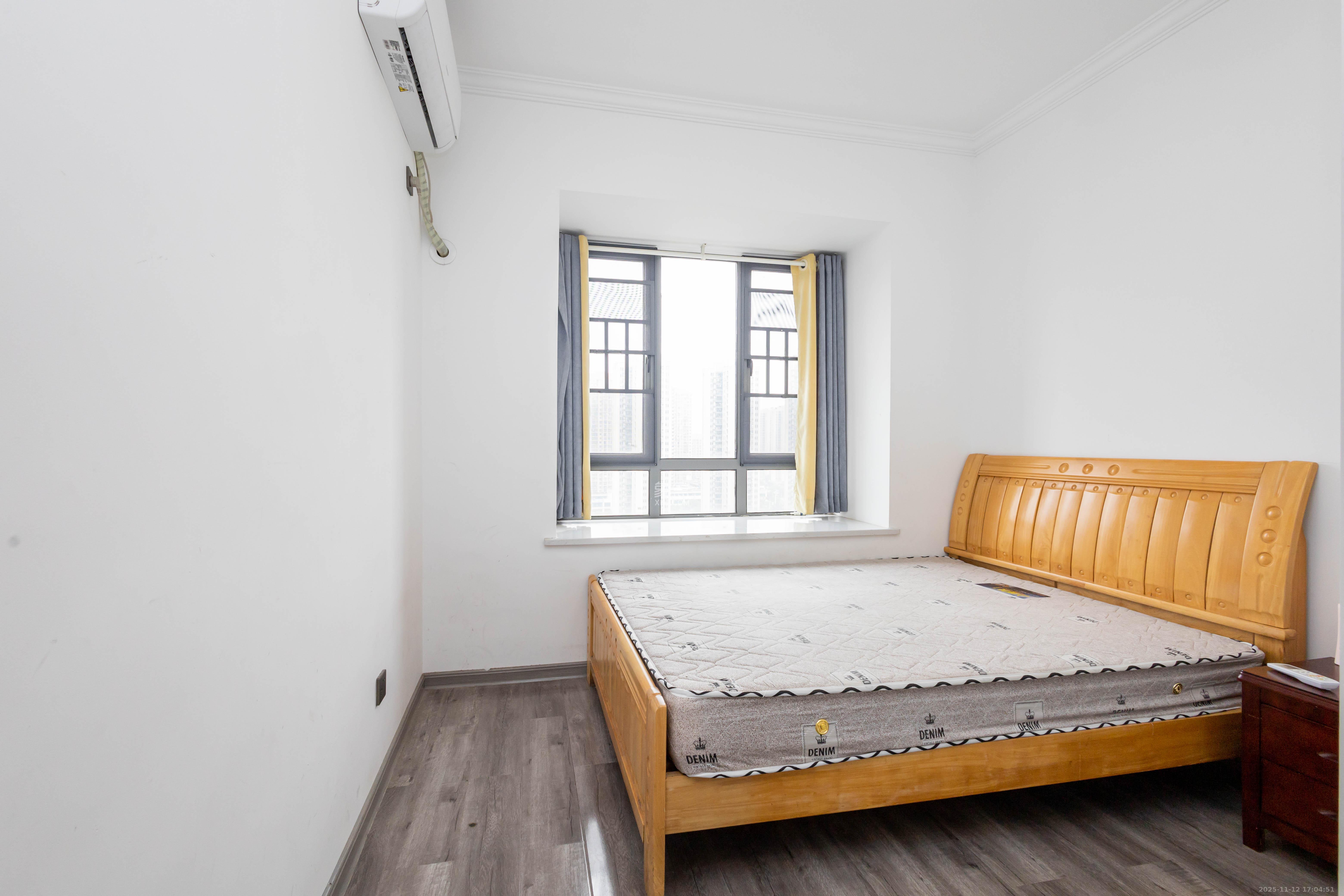 中交中央公园D4区  4室2厅2卫    148.0万卧室