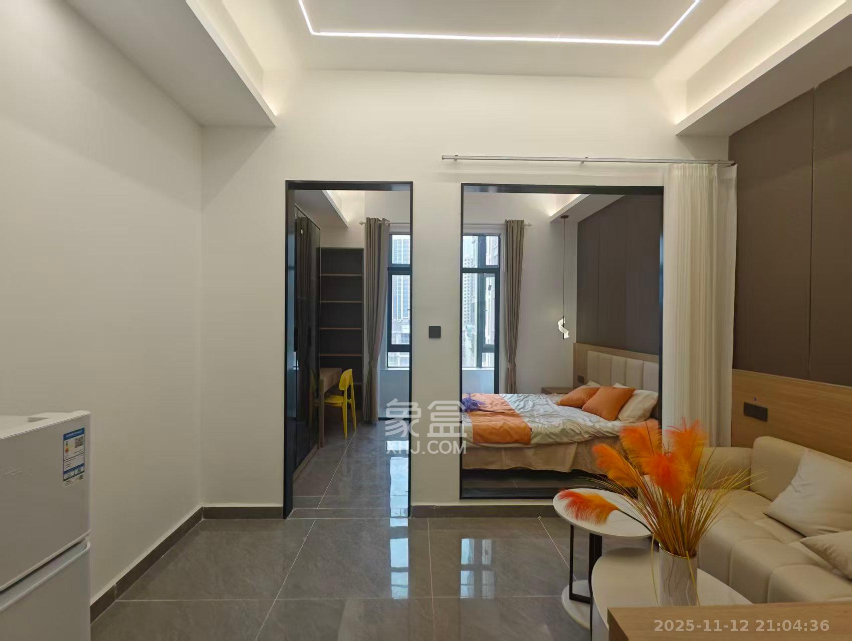 世茂璀璨天城公寓  1室1厅1卫    1600.0元/月室内图