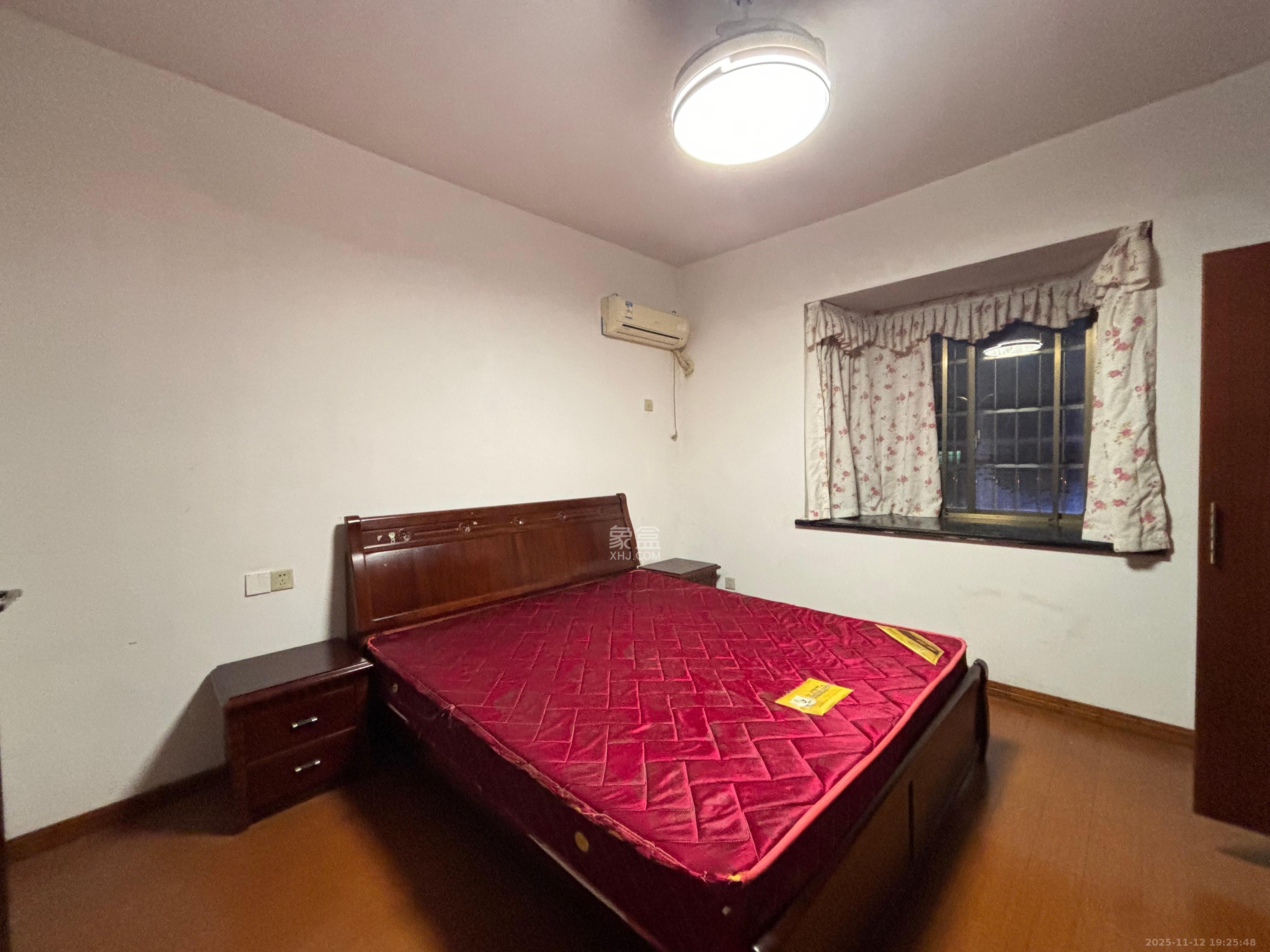 岳北社区 3室1厅2卫 2400.0元/月 岳北社区 3室1厅2卫 2400.0元/月室内图