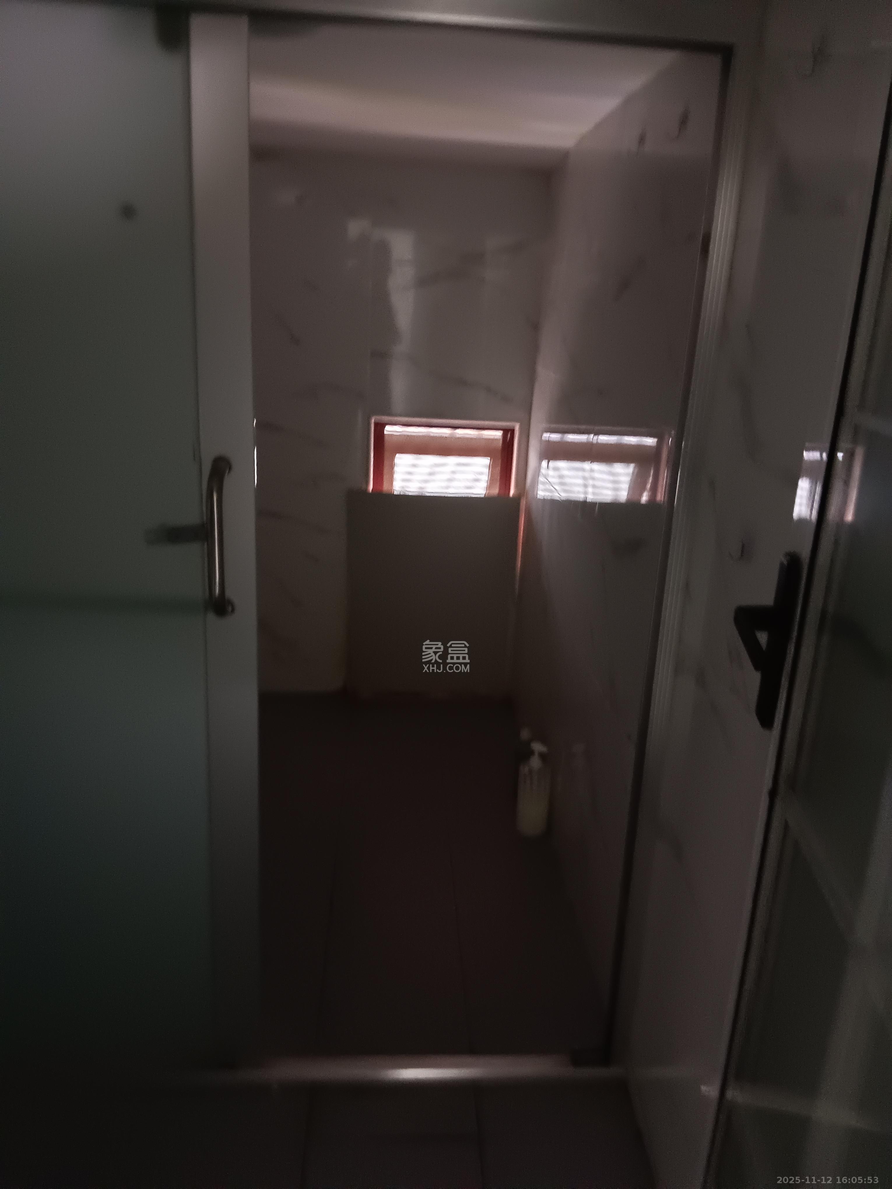 东方美地 4室2厅1卫 3500.0元/月 东方美地 4室2厅1卫 3500.0元/月室内图