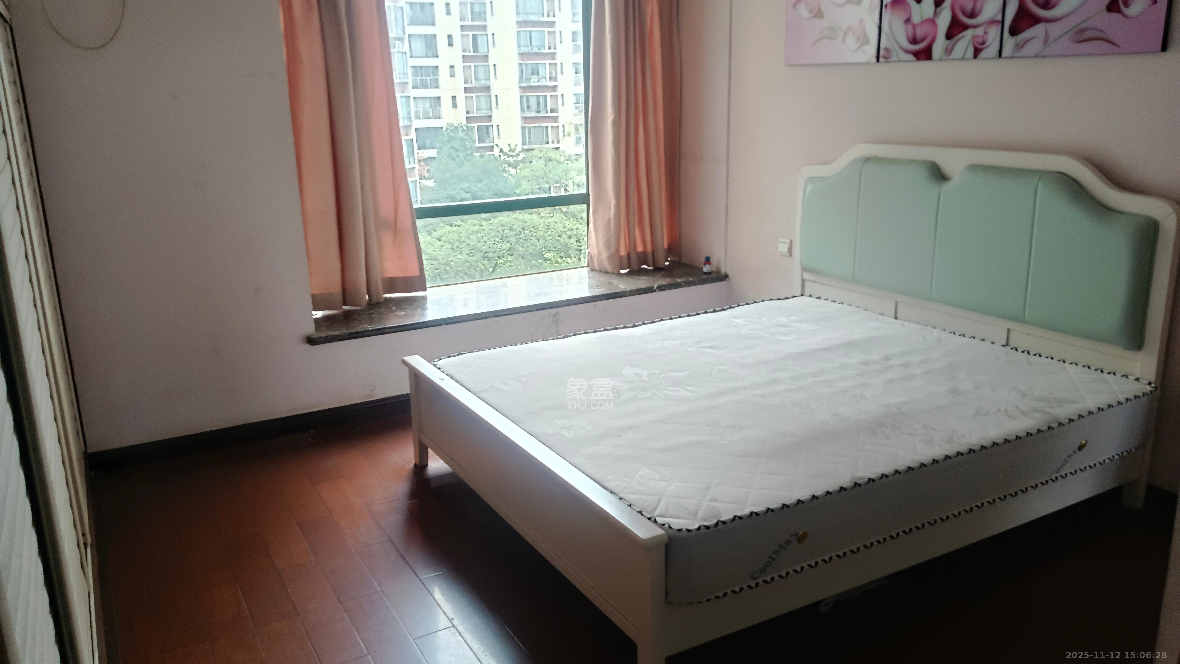 亚华香舍花都  3室2厅2卫    3800.0元/月室内图