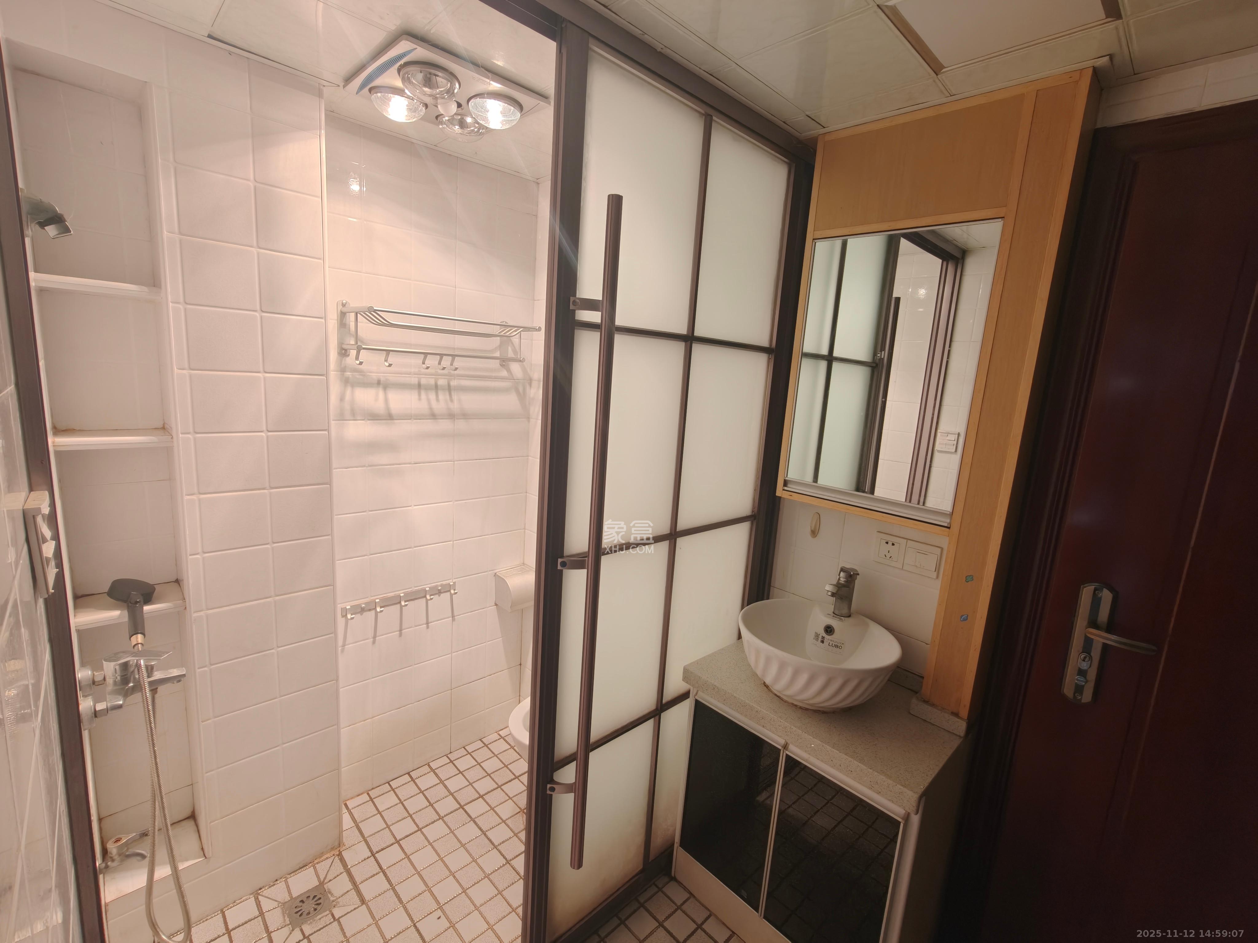 新长海广场 1室1厅1卫 1000.0元/月 新长海广场 1室1厅1卫 1000.0元/月室内图