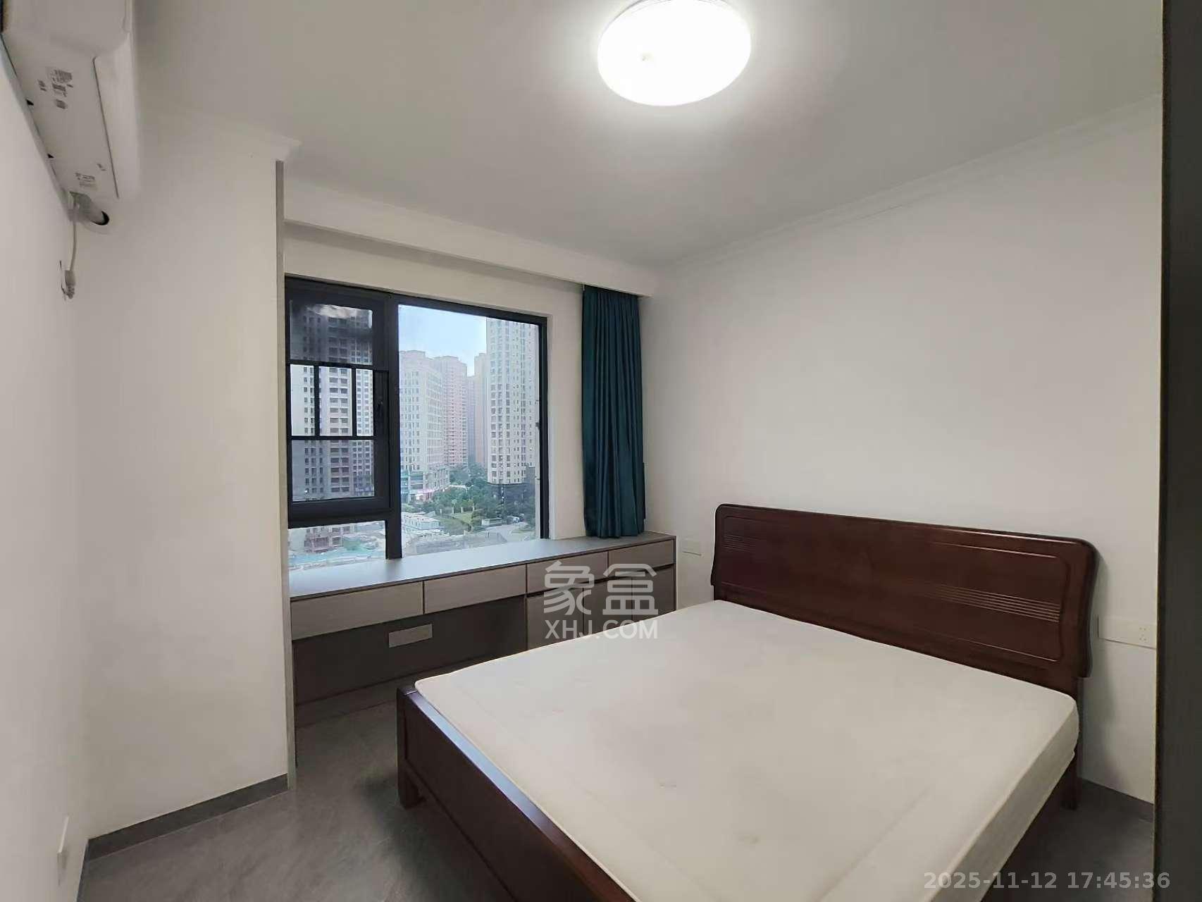 恒大名都  3室2厅1卫    1800.0元/月室内图