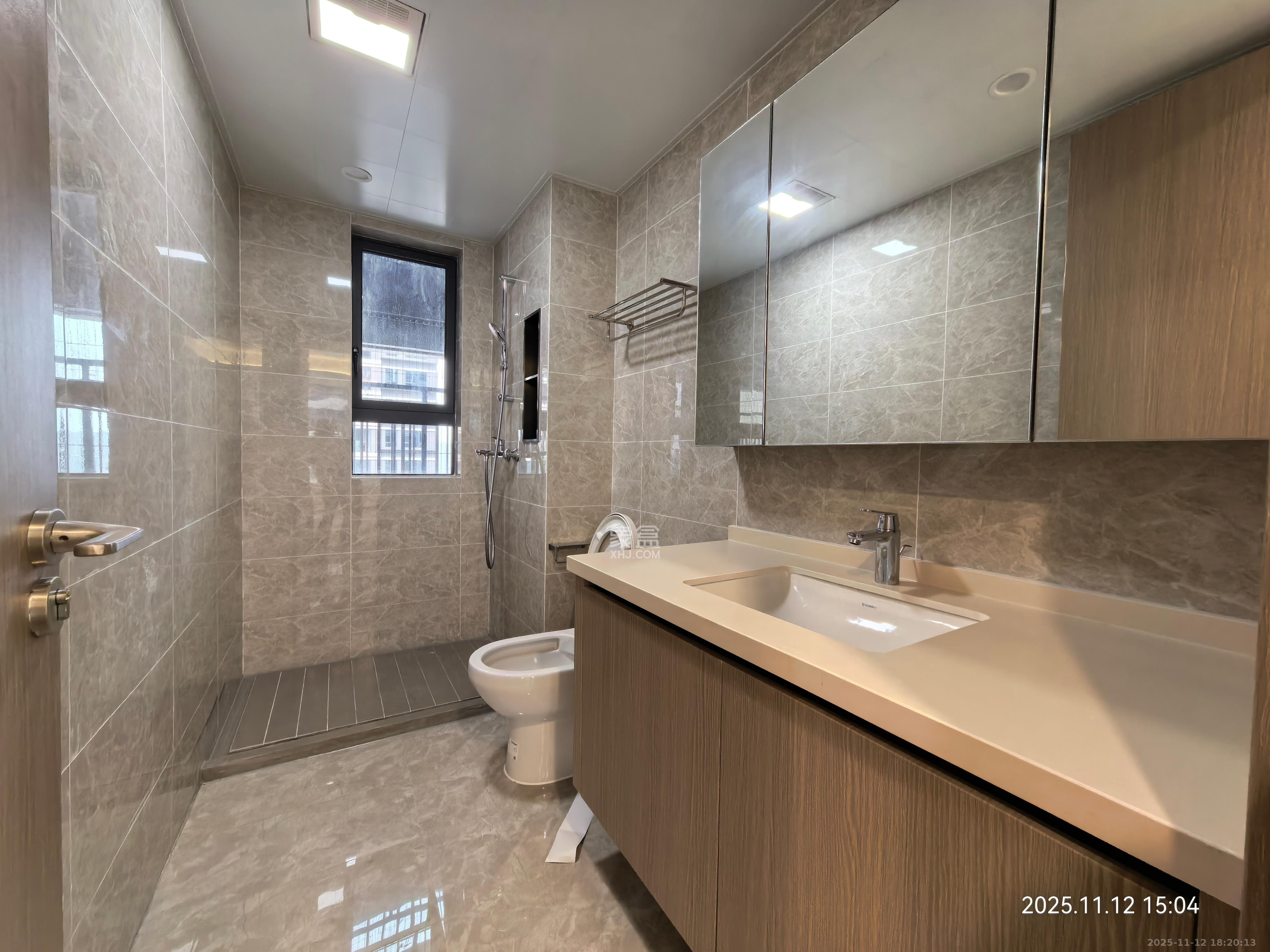 德奥上河城章  3室2厅2卫    3700.0元/月室内图