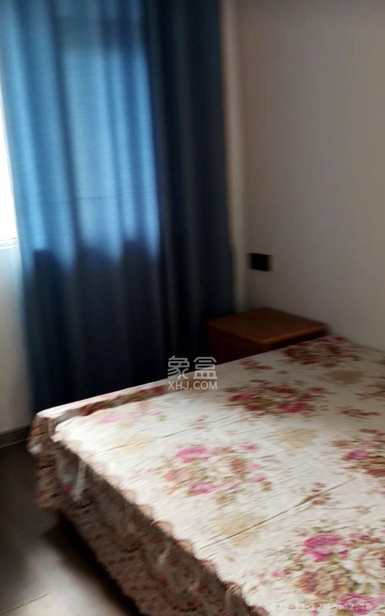 莲香园  3室2厅2卫    2000.0元/月室内图