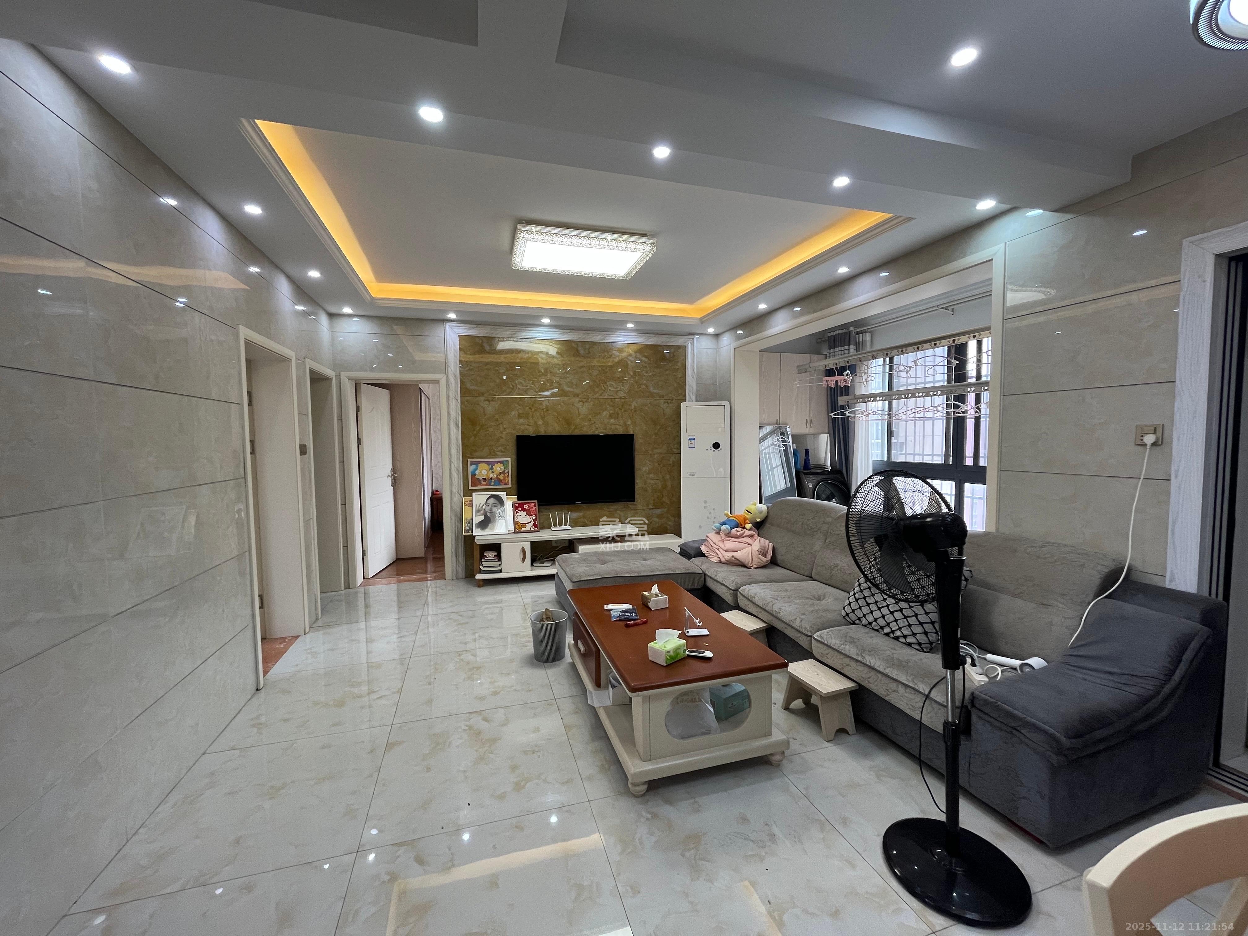 印山蓝色海岸  3室2厅2卫    2300.0元/月室内图