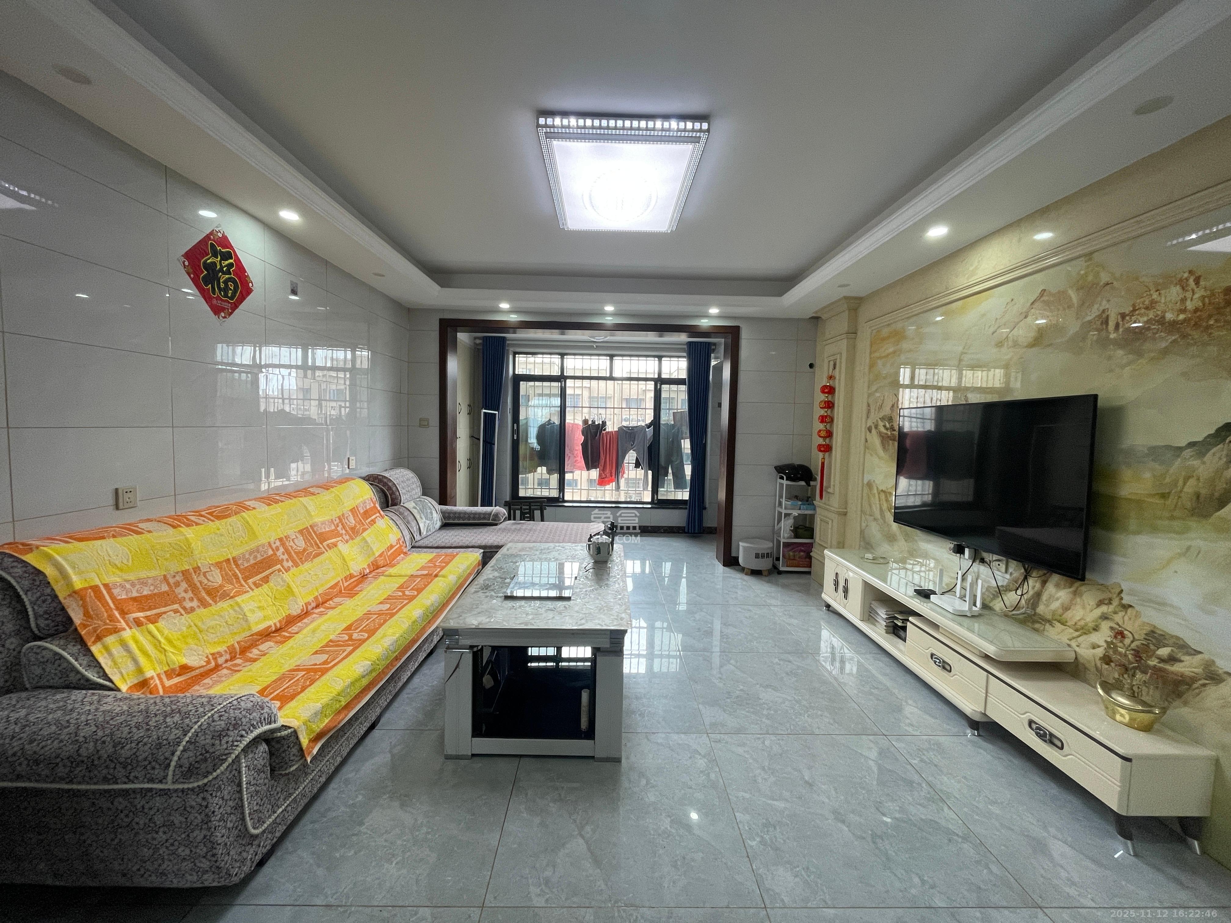 东岸梅园小区 2室2厅1卫 2200.0元/月 东岸梅园小区 2室2厅1卫 2200.0元/月室内图