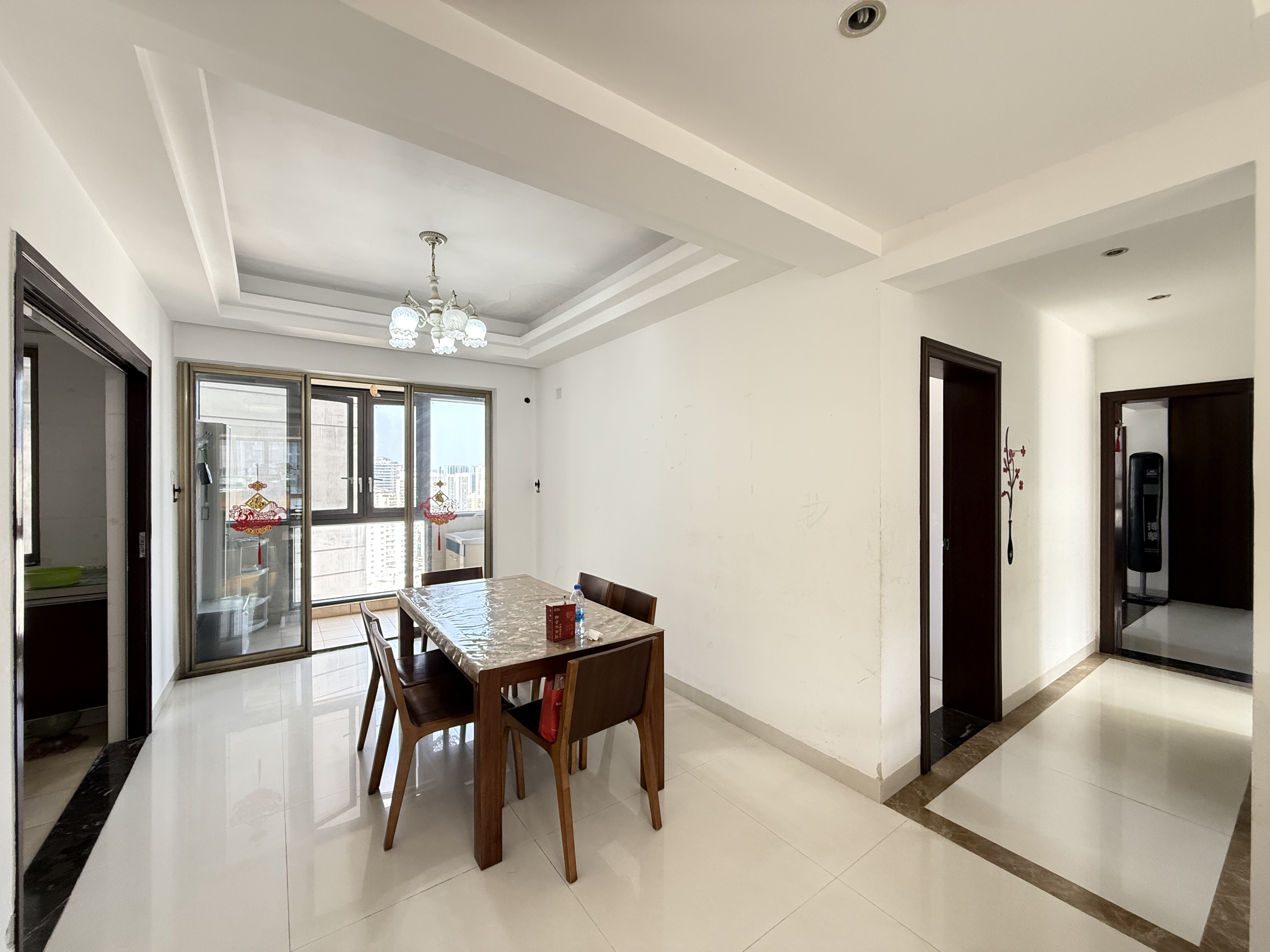 现代花园三期 3室2厅2卫 3200.0元/月 现代花园三期 3室2厅2卫 3200.0元/月室内图