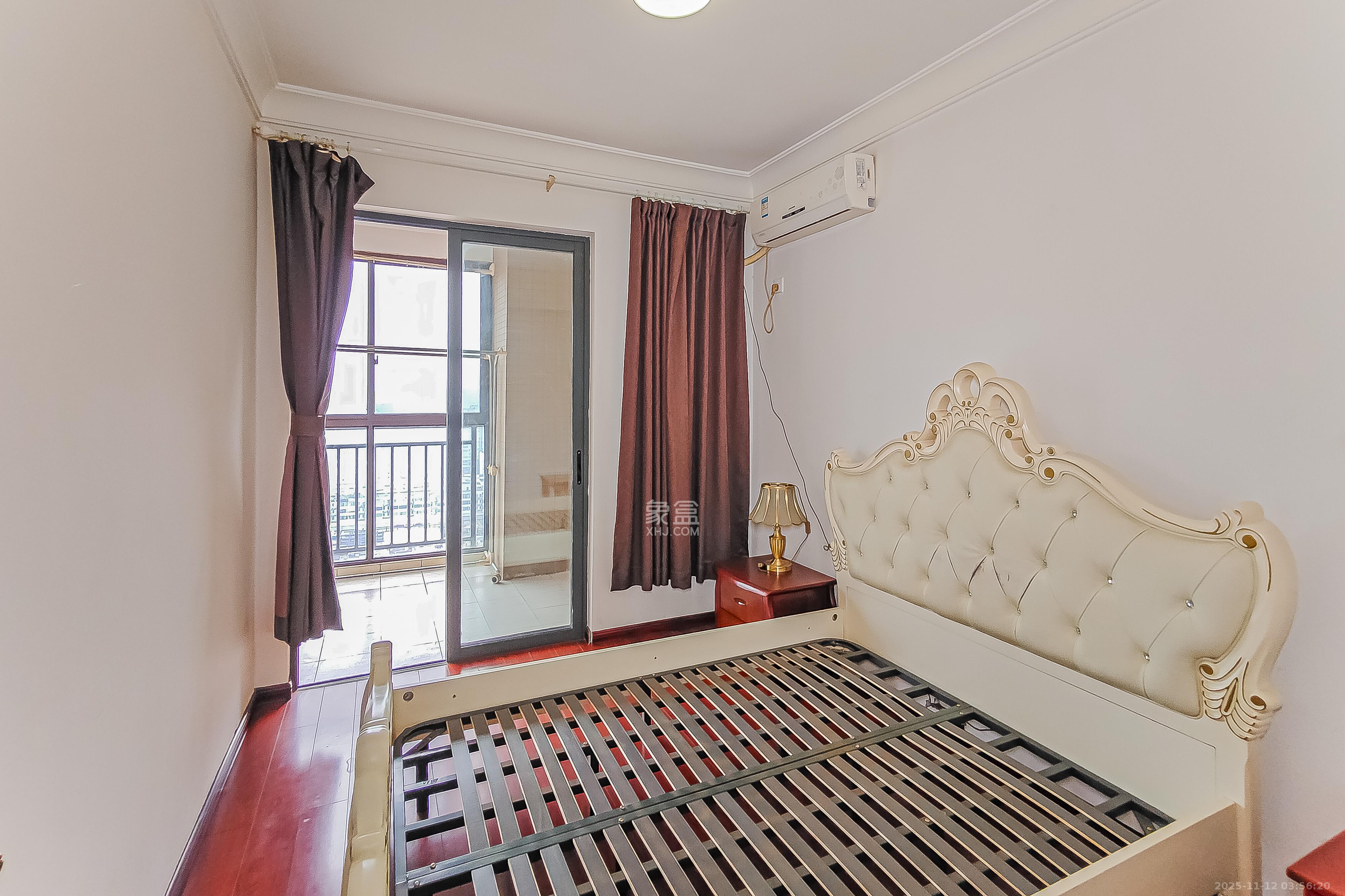 万博汇 3室2厅2卫 180.0万 万博汇 3室2厅2卫 180.0万卧室