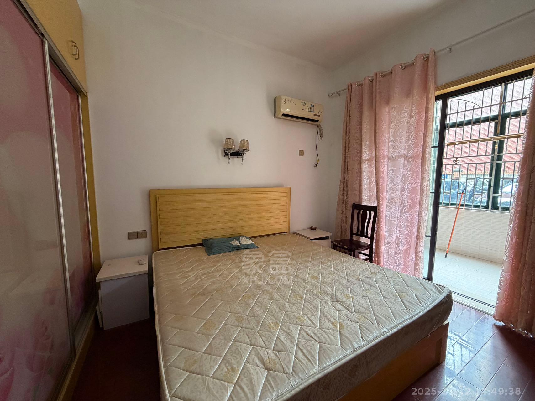 西域名邸 2室2厅1卫 1400.0元/月 西域名邸 2室2厅1卫 1400.0元/月室内图