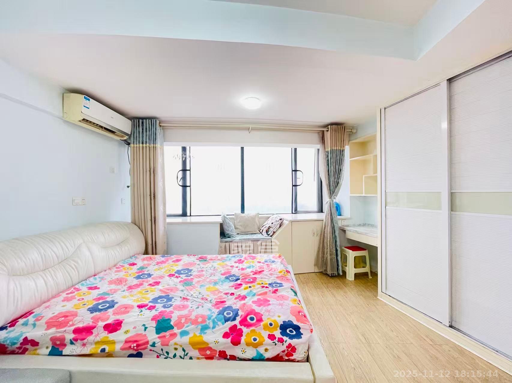 观园国际公寓  1室1厅1卫    2000.0元/月室内图