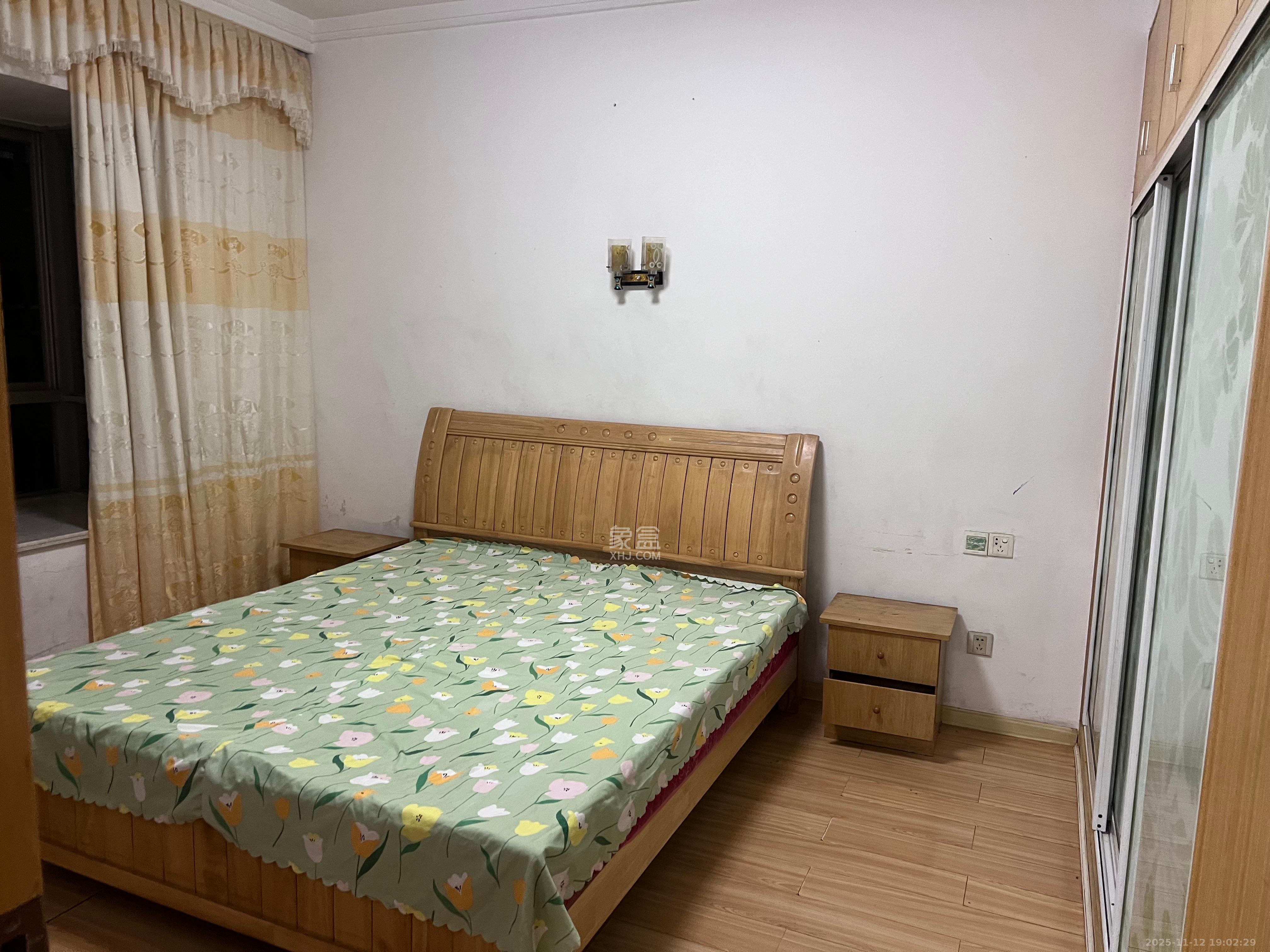 黄泥塘小区  2室2厅1卫    1800.0元/月室内图