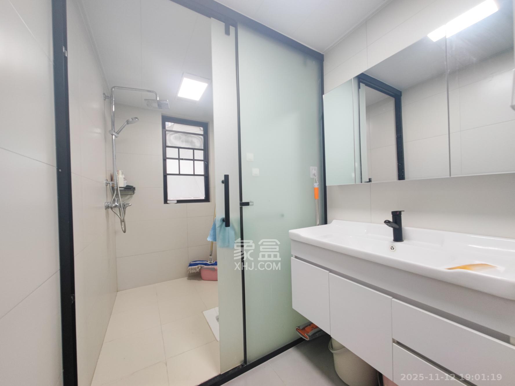 润和翰文府  4室2厅2卫    130.0万卫生间