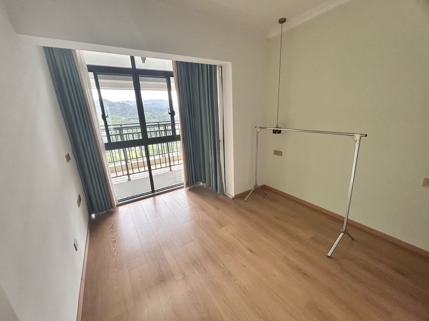 东岳新外滩 1室1厅1卫 2000.0元/月 东岳新外滩 1室1厅1卫 2000.0元/月室内图