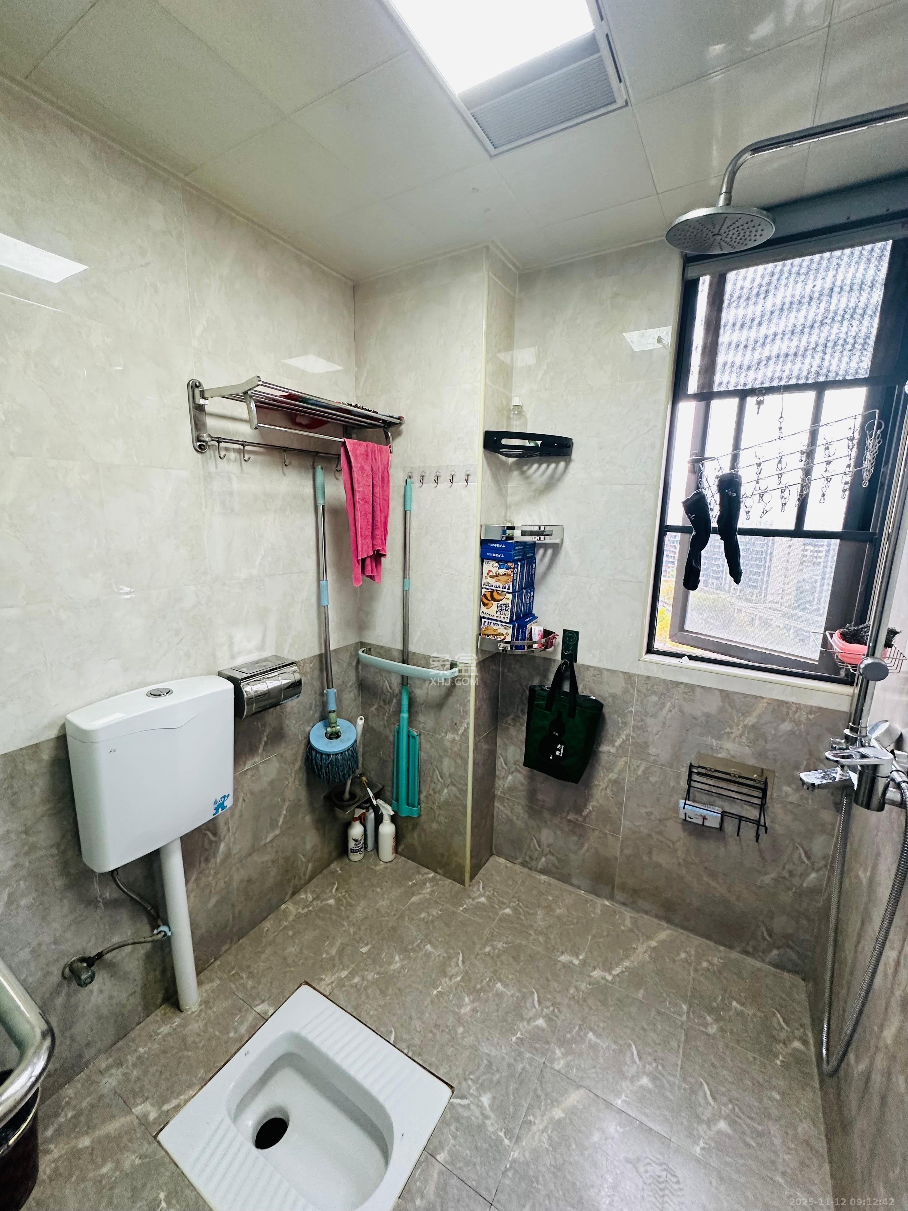 振业城二期  3室2厅1卫    3200.0元/月室内图