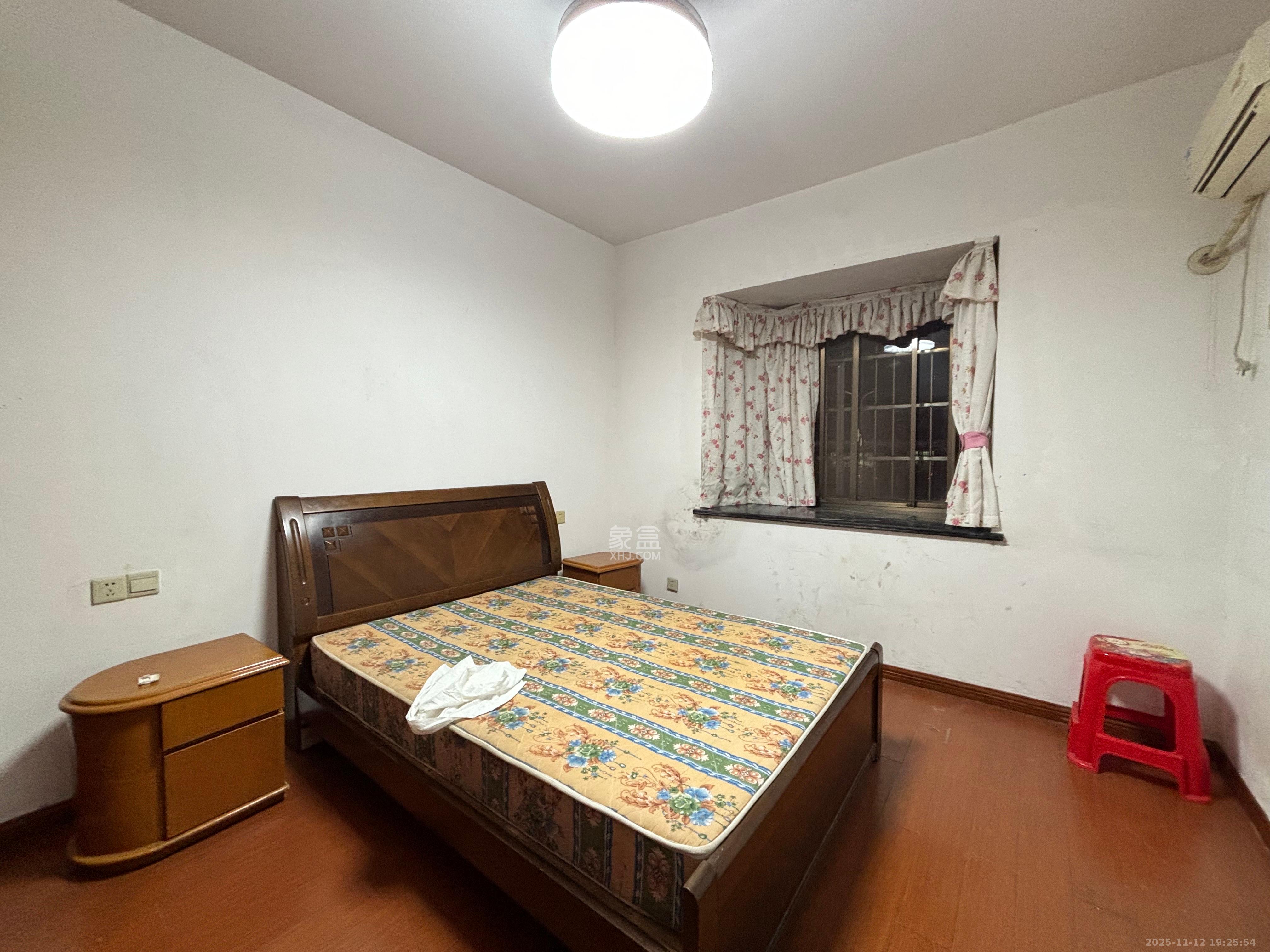 岳北社区 3室1厅2卫 2400.0元/月 岳北社区 3室1厅2卫 2400.0元/月室内图