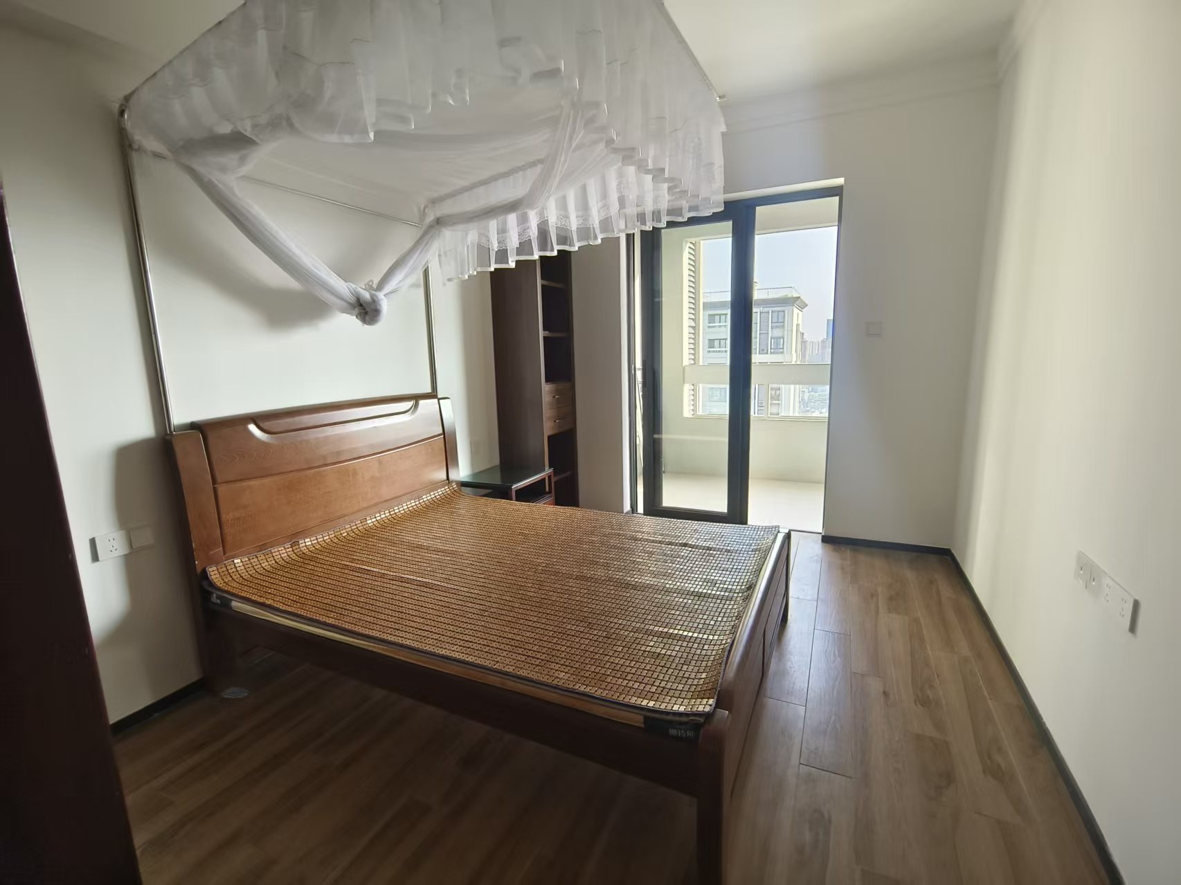 海府大院（海府路41号）  3室2厅2卫    3200.0元/月室内图