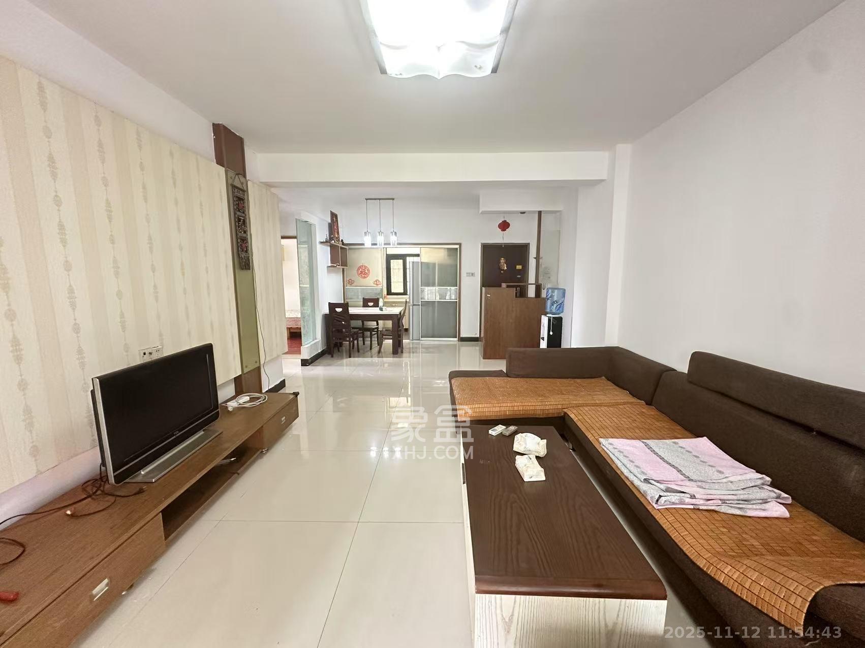 浏阳河畔家园  2室2厅2卫    2200.0元/月室内图