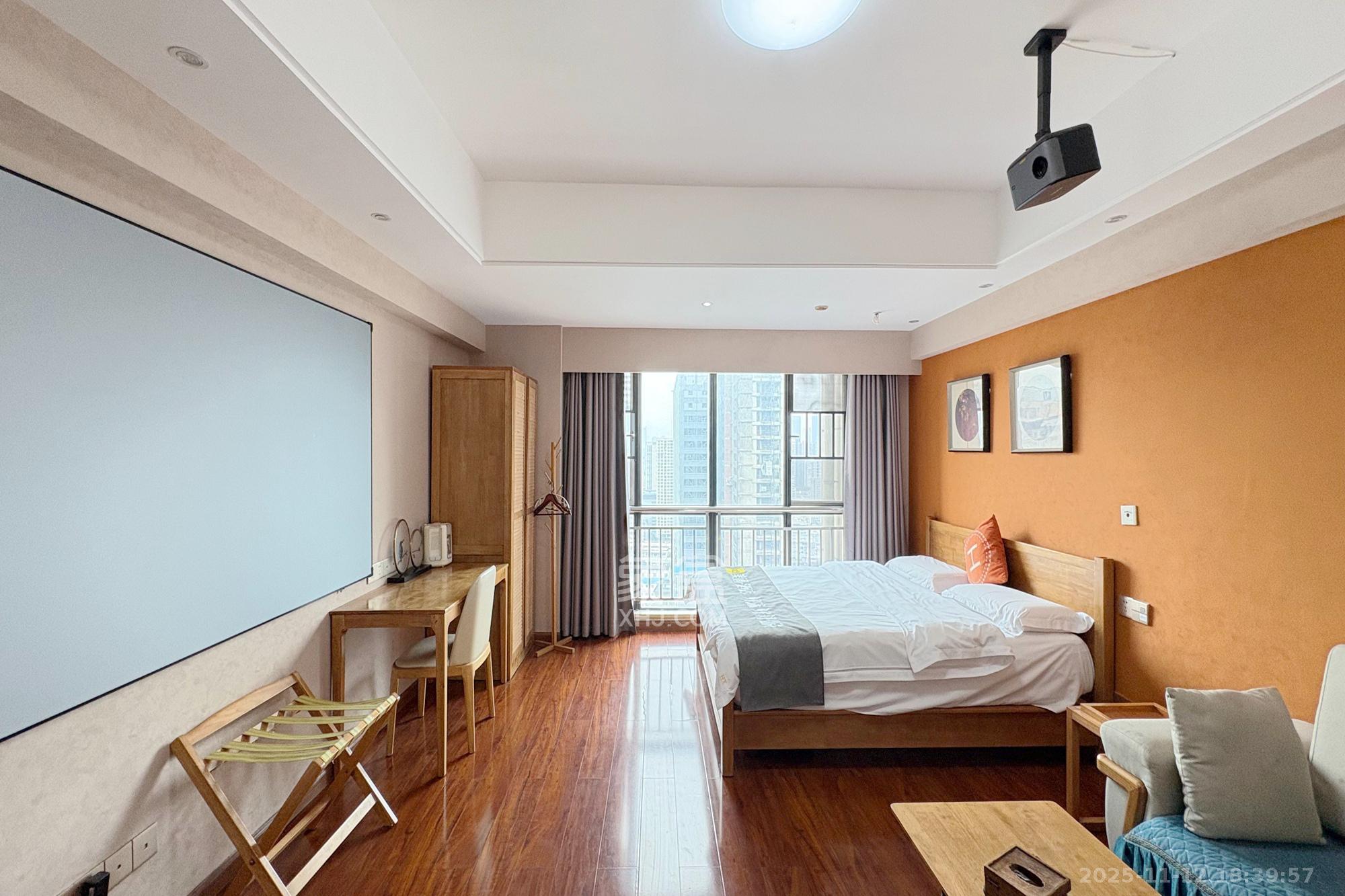 五一钻界 1室1厅1卫 42.0万 五一钻界 1室1厅1卫 42.0万客厅