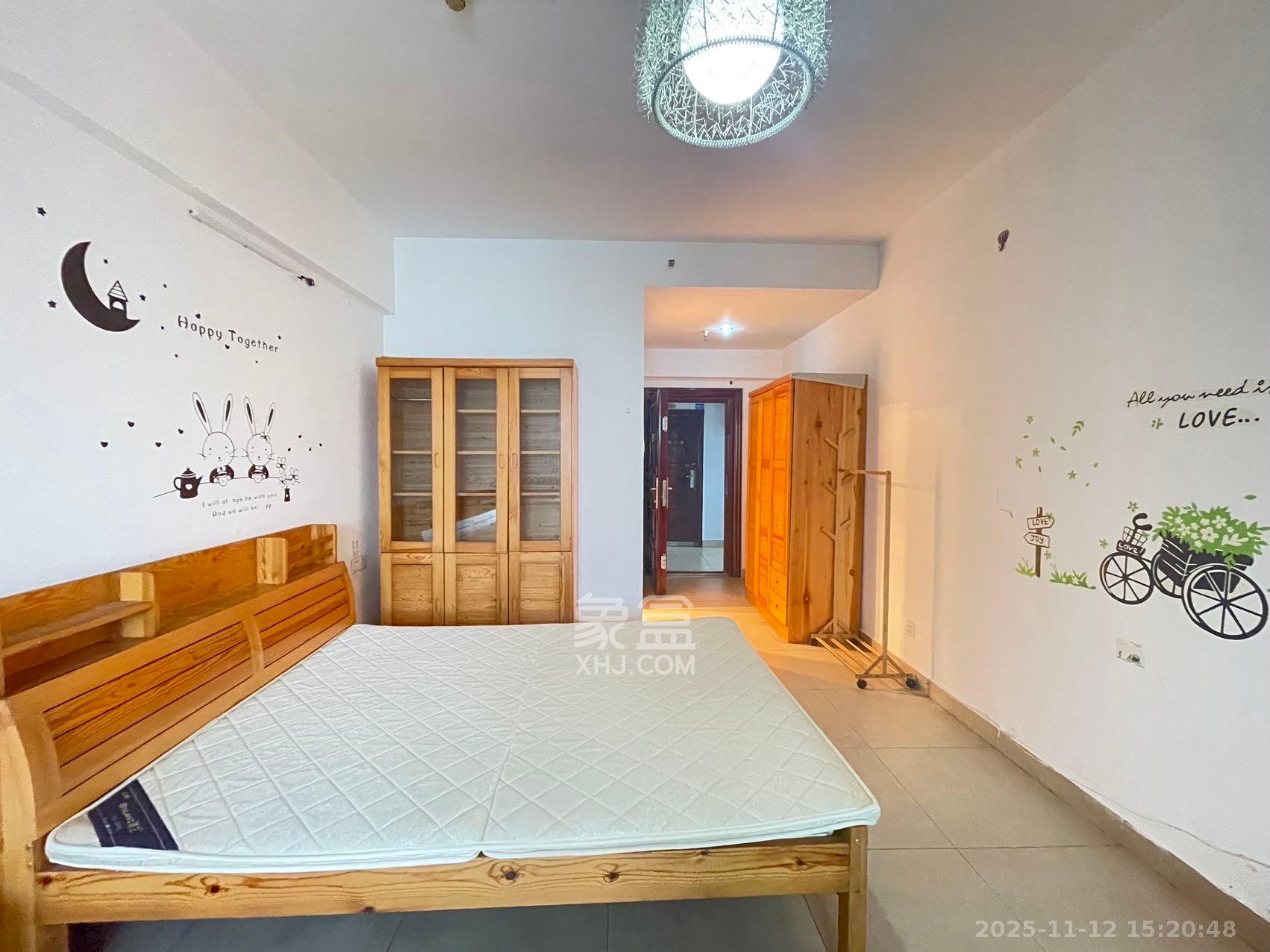 观湖公寓  1室1厅1卫    1600.0元/月室内图