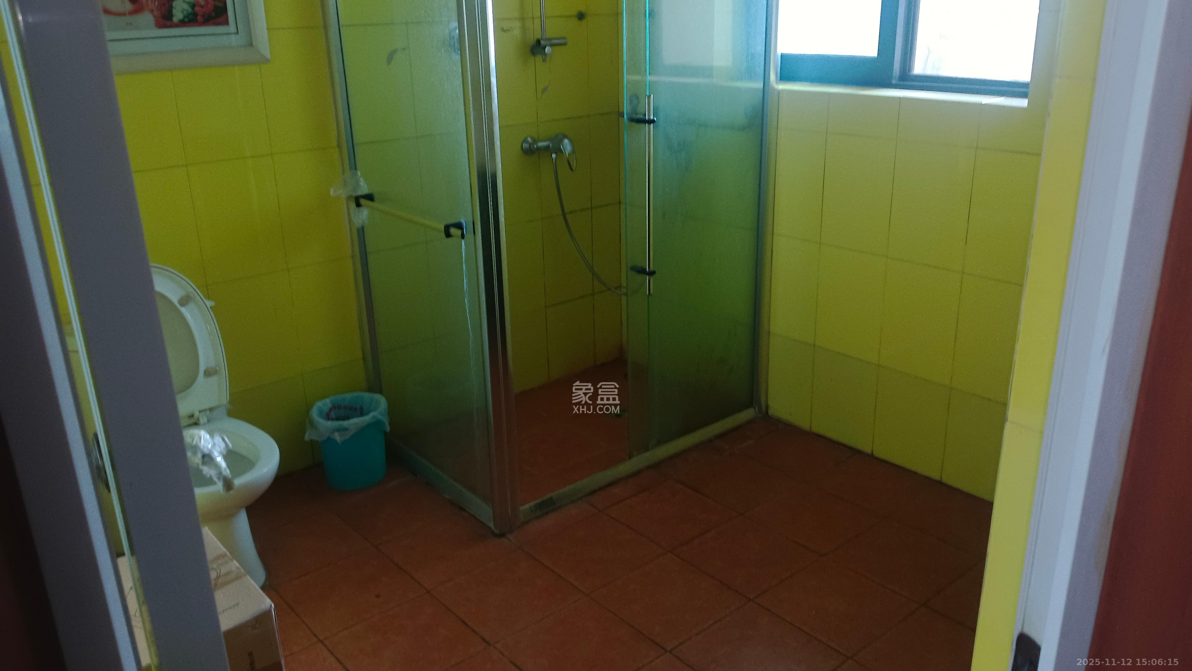 亚华香舍花都  3室2厅2卫    3800.0元/月室内图