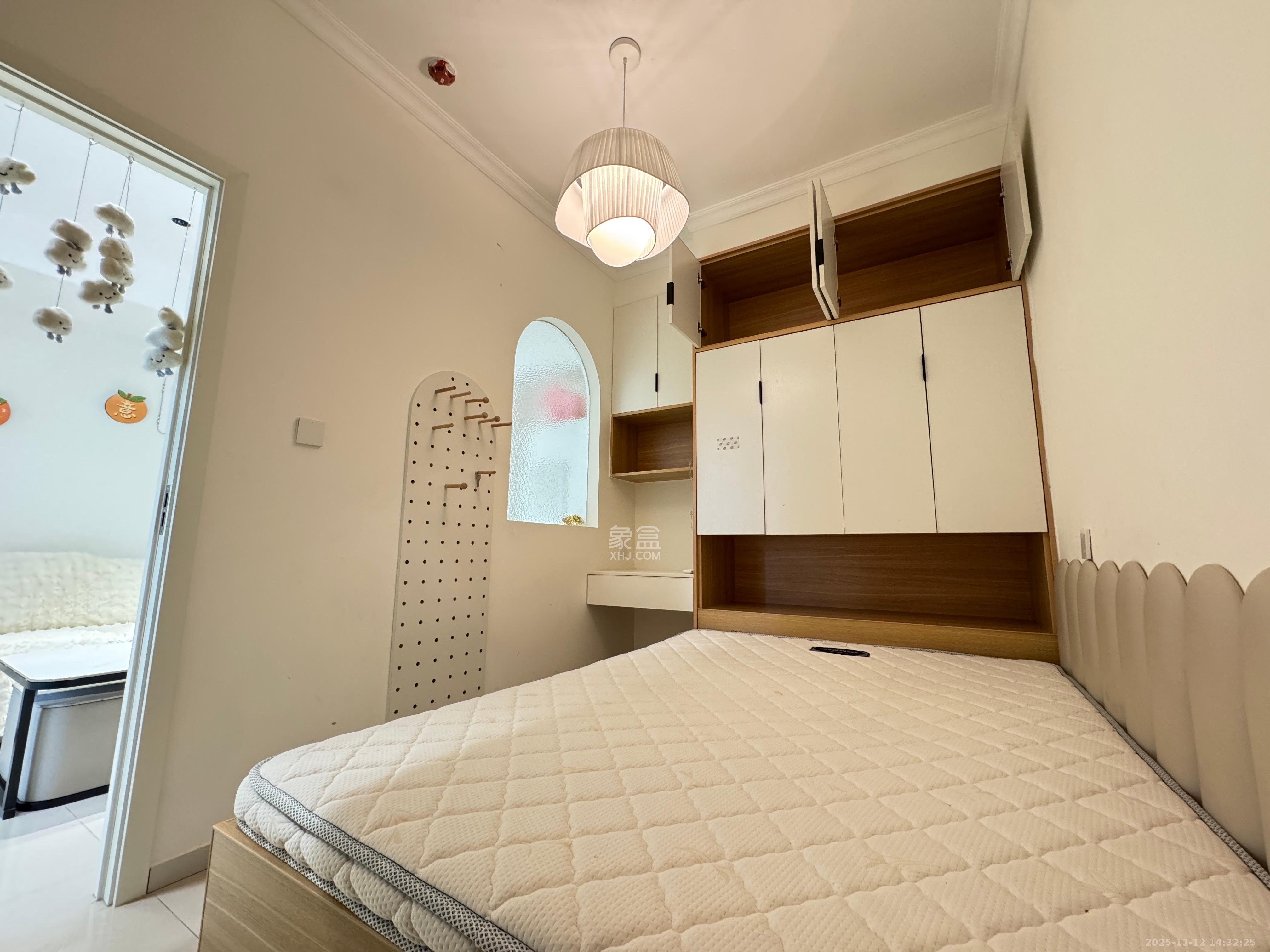 明城国际 1室1厅1卫 2400.0元/月 明城国际 1室1厅1卫 2400.0元/月室内图