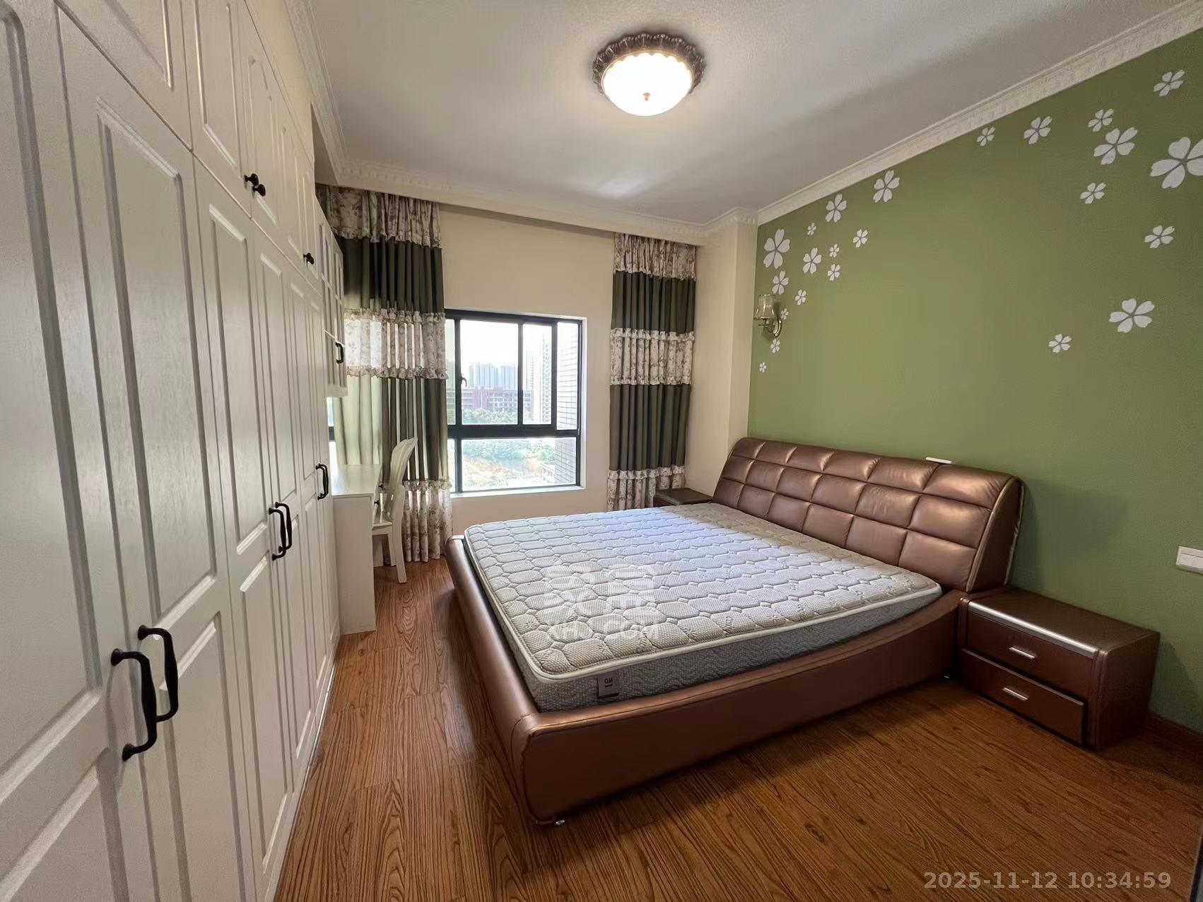 花样年华  4室2厅2卫    2400.0元/月室内图