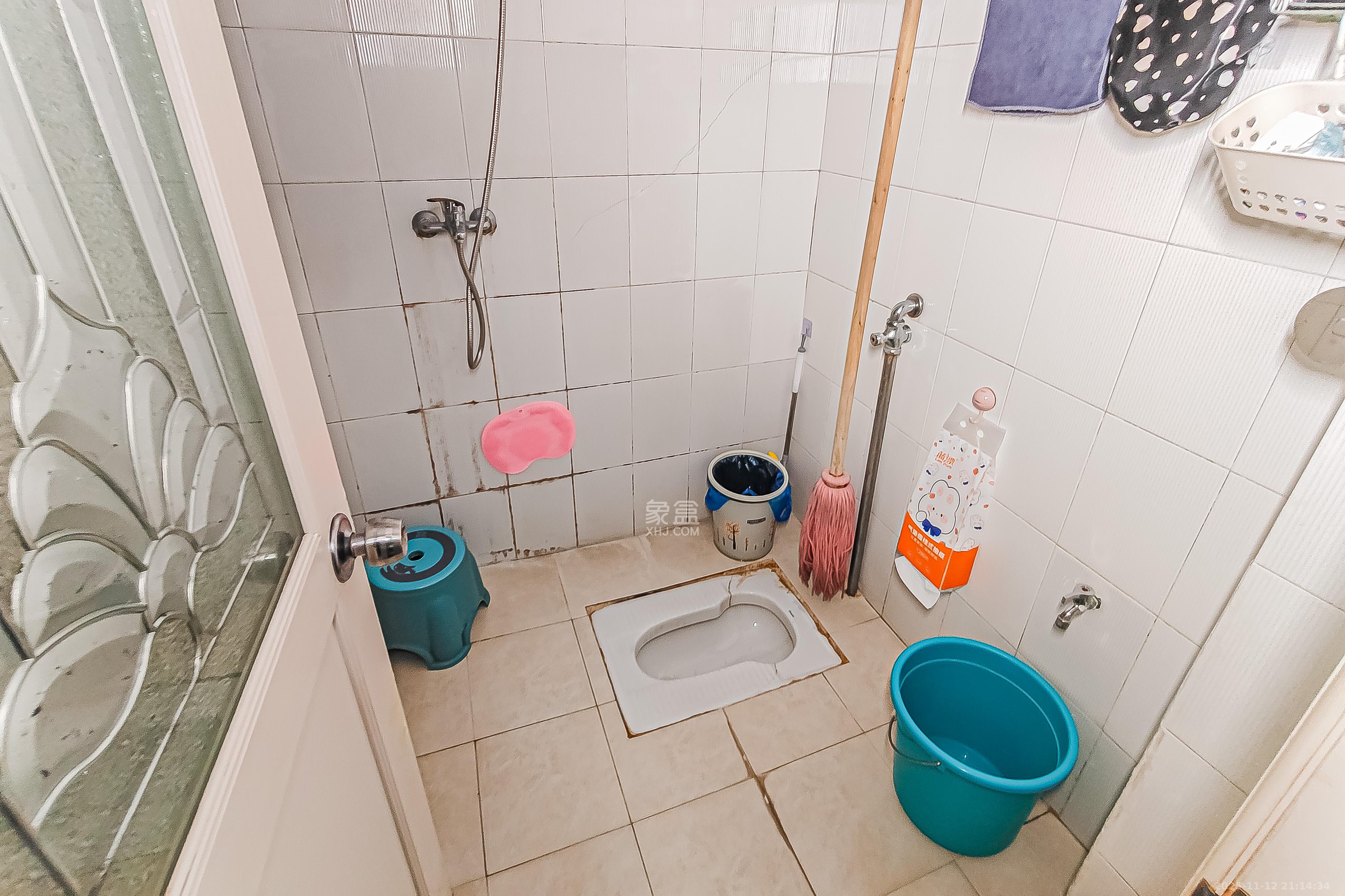 飞达大厦 2室2厅1卫 145.0万 飞达大厦 2室2厅1卫 145.0万卫生间